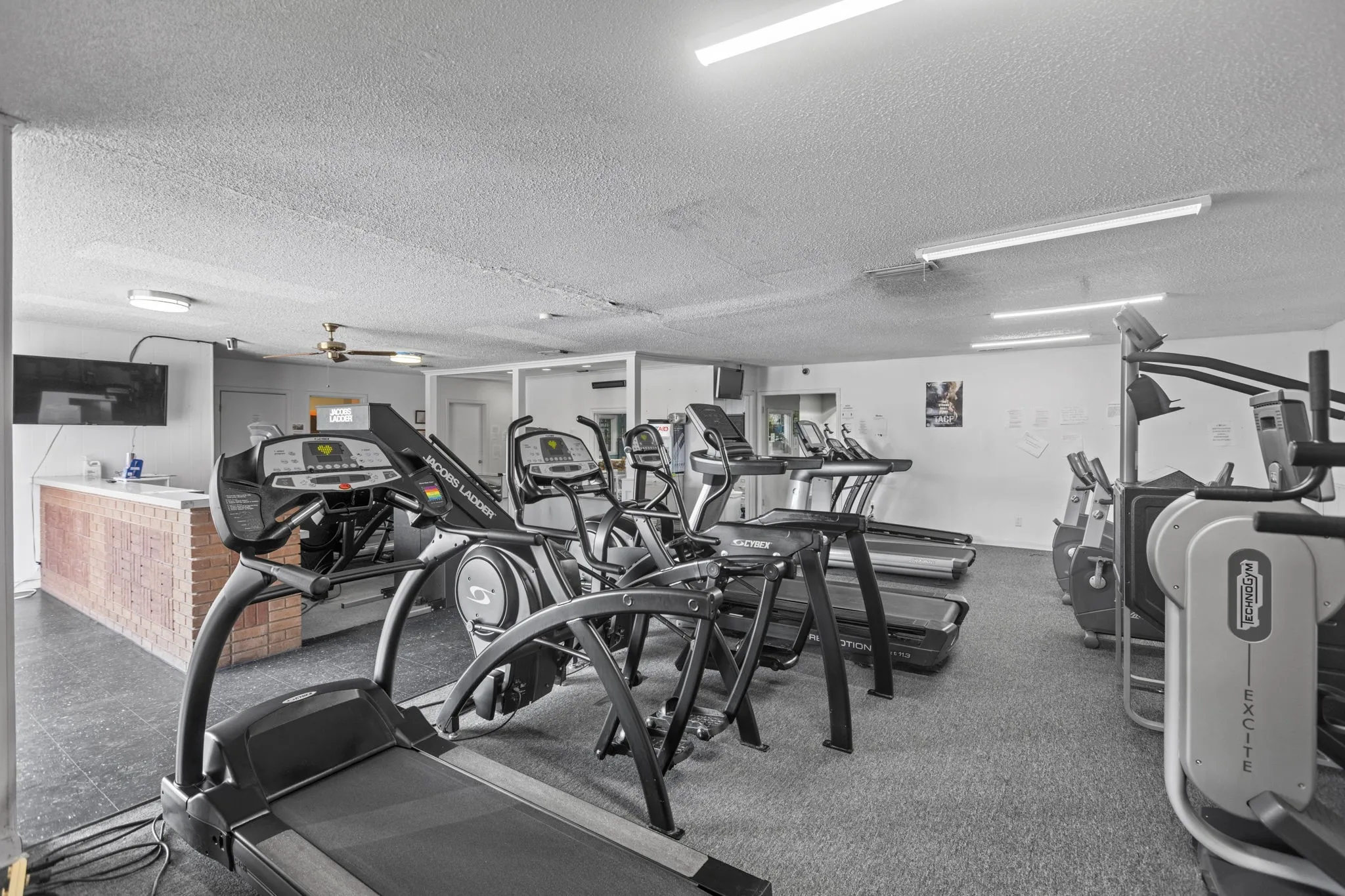 Business For Sale in Red River (TX) County , 106 E Main Street, Clarksville, Texas 75426, 0, 0, Garage spaces, 0 Sqft, built in 1931, mls#21349381, Real Estate Agent in Clarksville, Homes For Sale in Red River (TX) county, Homes For Sale in Clarksville, Realtor in Clarksville Texas, Real Estate Brokerage Independent Realty Texas, Luminita Cordes Realtor