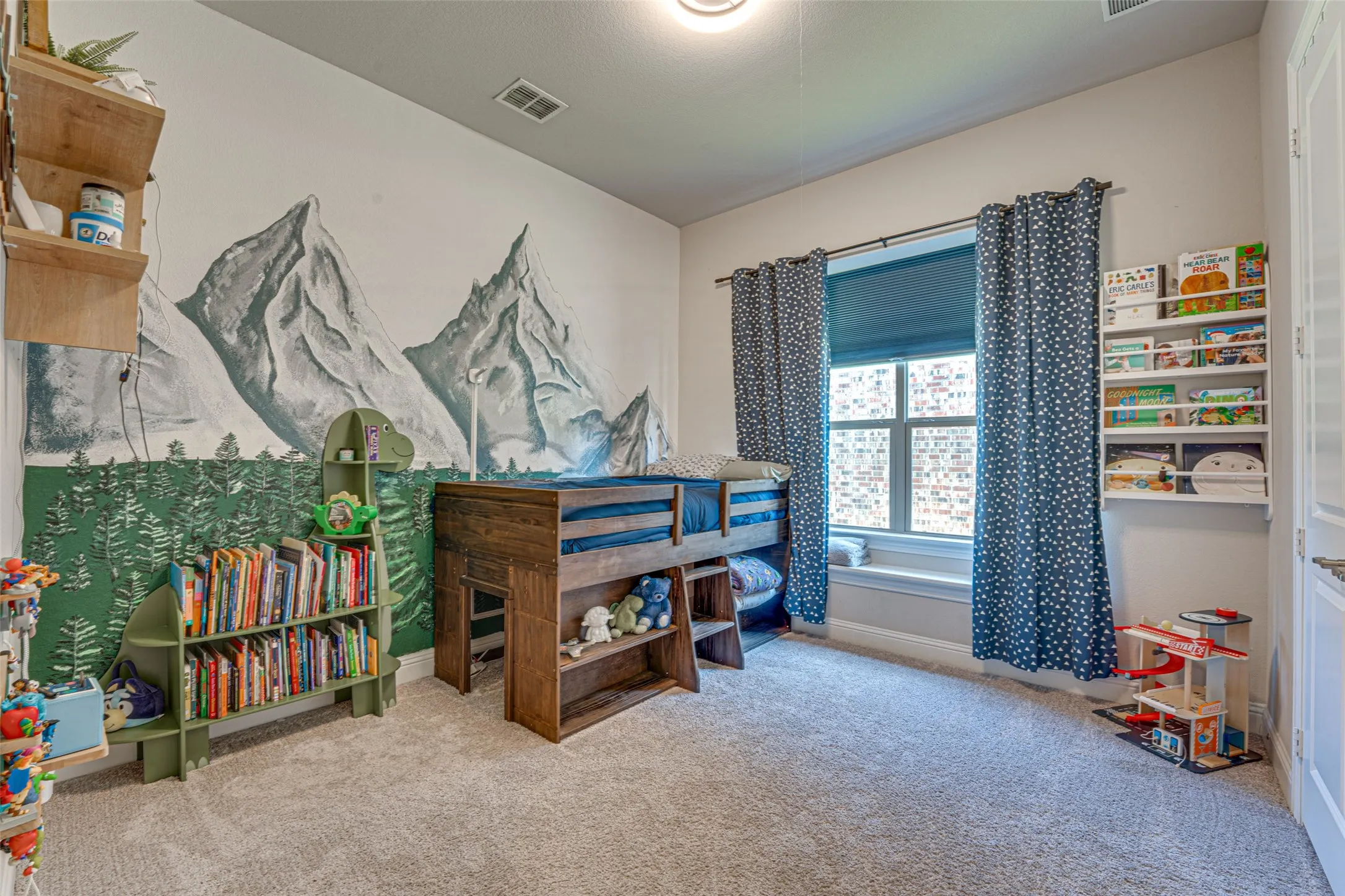 Single Family Residence For Sale in Rockwall County , 3315 Royal Ridge Drive, Rockwall, Texas 75087, 3 Bedroom, 3 Bathroom, 3 Garage spaces, 2,697 Sqft, built in 2018, mls#21348466, Real Estate Agent in Rockwall, Homes For Sale in Rockwall county, Homes For Sale in Rockwall, Realtor in Rockwall Texas, Real Estate Brokerage Independent Realty Texas, Luminita Cordes Realtor