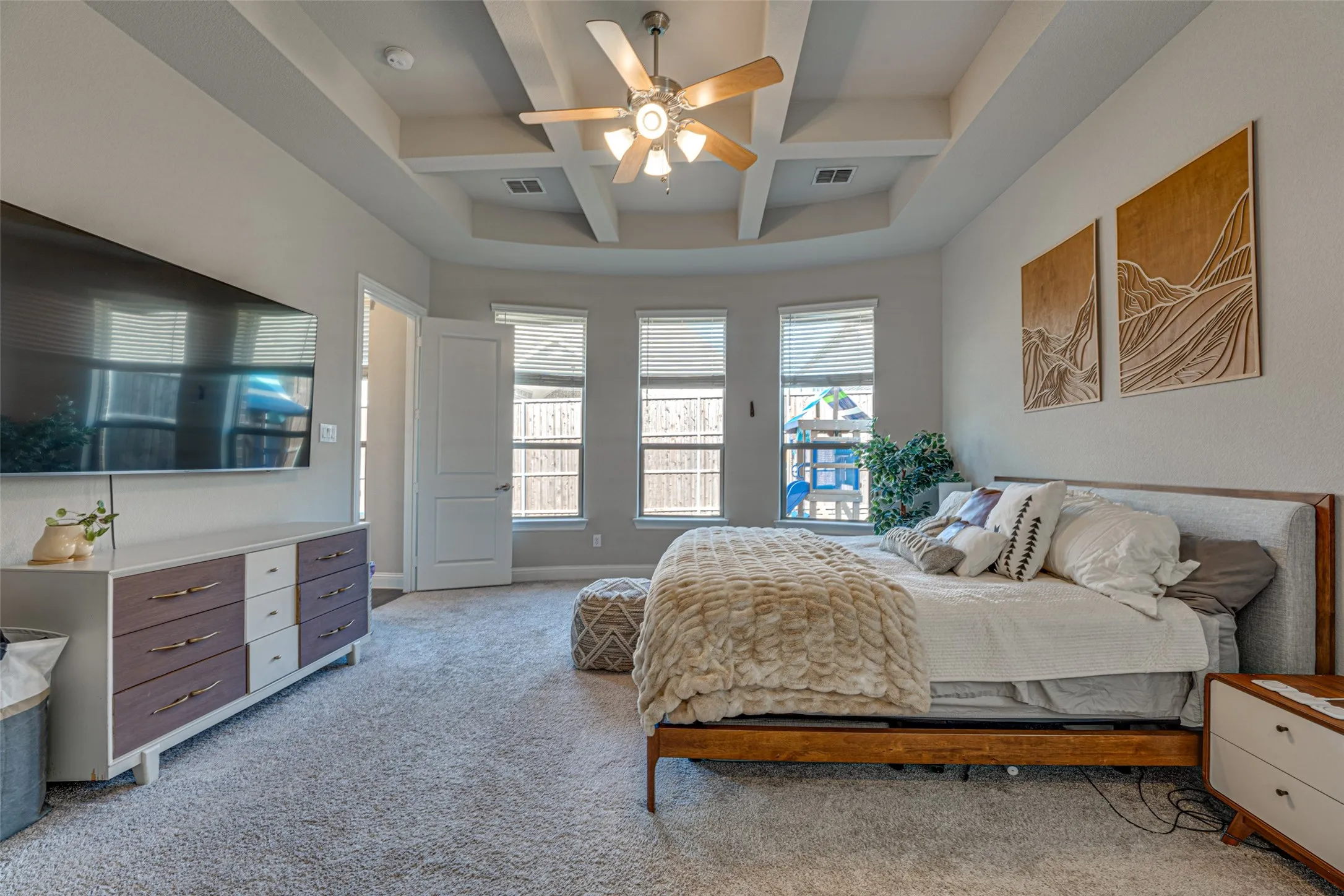 Single Family Residence For Sale in Rockwall County , 3315 Royal Ridge Drive, Rockwall, Texas 75087, 3 Bedroom, 3 Bathroom, 3 Garage spaces, 2,697 Sqft, built in 2018, mls#21348466, Real Estate Agent in Rockwall, Homes For Sale in Rockwall county, Homes For Sale in Rockwall, Realtor in Rockwall Texas, Real Estate Brokerage Independent Realty Texas, Luminita Cordes Realtor