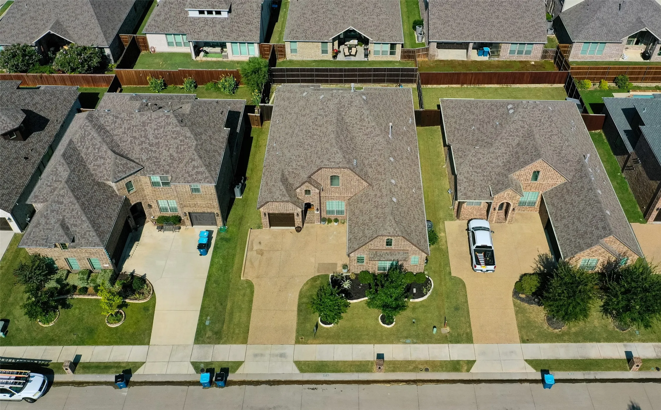 Single Family Residence For Sale in Rockwall County , 3315 Royal Ridge Drive, Rockwall, Texas 75087, 3 Bedroom, 3 Bathroom, 3 Garage spaces, 2,697 Sqft, built in 2018, mls#21348466, Real Estate Agent in Rockwall, Homes For Sale in Rockwall county, Homes For Sale in Rockwall, Realtor in Rockwall Texas, Real Estate Brokerage Independent Realty Texas, Luminita Cordes Realtor