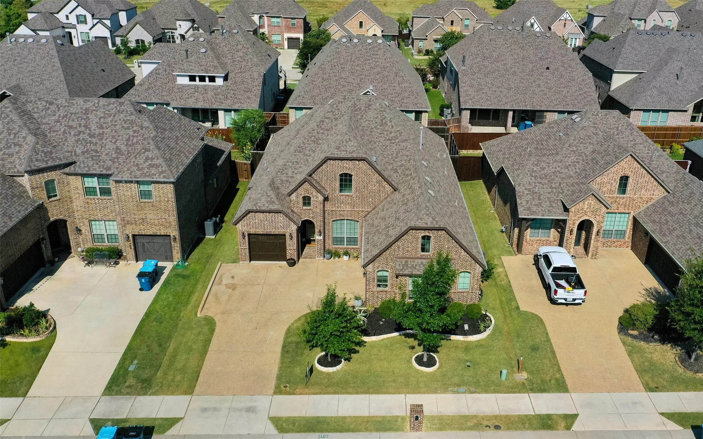 Single Family Residence For Sale in Rockwall County , 3315 Royal Ridge Drive, Rockwall, Texas 75087, 3 Bedroom, 3 Bathroom, 3 Garage spaces, 2,697 Sqft, built in 2018, mls#21348466, Real Estate Agent in Rockwall, Homes For Sale in Rockwall county, Homes For Sale in Rockwall, Realtor in Rockwall Texas, Real Estate Brokerage Independent Realty Texas, Luminita Cordes Realtor