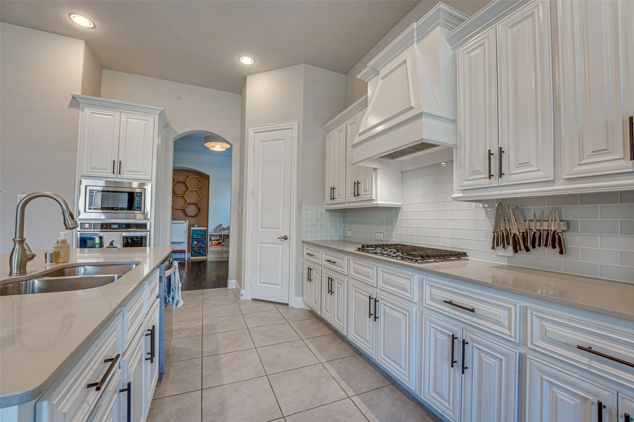 Single Family Residence For Sale in Rockwall County , 3315 Royal Ridge Drive, Rockwall, Texas 75087, 3 Bedroom, 3 Bathroom, 3 Garage spaces, 2,697 Sqft, built in 2018, mls#21348466, Real Estate Agent in Rockwall, Homes For Sale in Rockwall county, Homes For Sale in Rockwall, Realtor in Rockwall Texas, Real Estate Brokerage Independent Realty Texas, Luminita Cordes Realtor