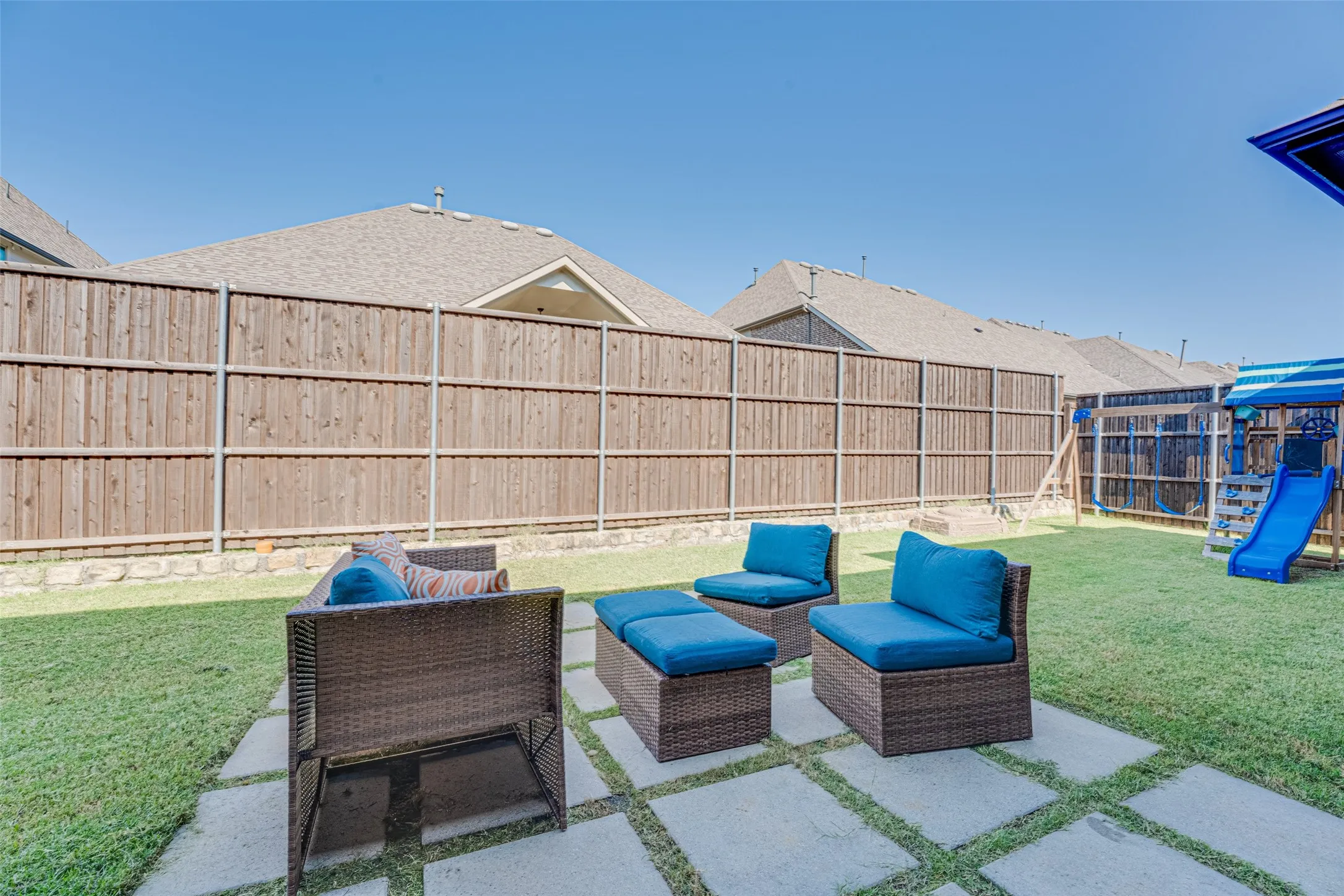 Single Family Residence For Sale in Rockwall County , 3315 Royal Ridge Drive, Rockwall, Texas 75087, 3 Bedroom, 3 Bathroom, 3 Garage spaces, 2,697 Sqft, built in 2018, mls#21348466, Real Estate Agent in Rockwall, Homes For Sale in Rockwall county, Homes For Sale in Rockwall, Realtor in Rockwall Texas, Real Estate Brokerage Independent Realty Texas, Luminita Cordes Realtor