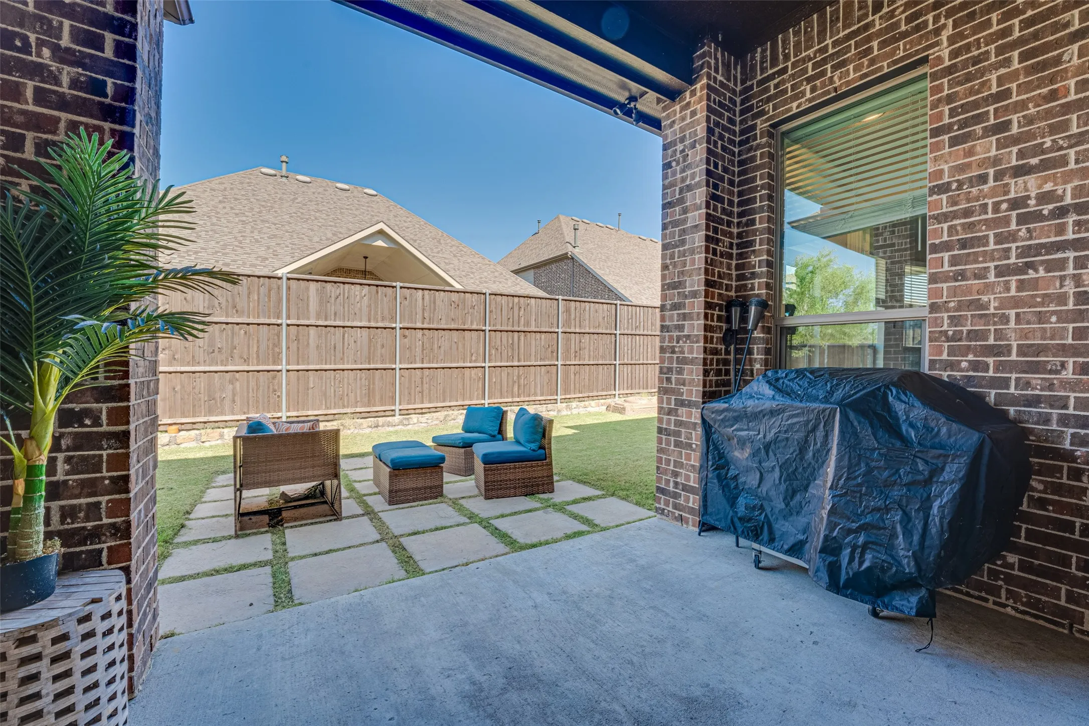 Single Family Residence For Sale in Rockwall County , 3315 Royal Ridge Drive, Rockwall, Texas 75087, 3 Bedroom, 3 Bathroom, 3 Garage spaces, 2,697 Sqft, built in 2018, mls#21348466, Real Estate Agent in Rockwall, Homes For Sale in Rockwall county, Homes For Sale in Rockwall, Realtor in Rockwall Texas, Real Estate Brokerage Independent Realty Texas, Luminita Cordes Realtor