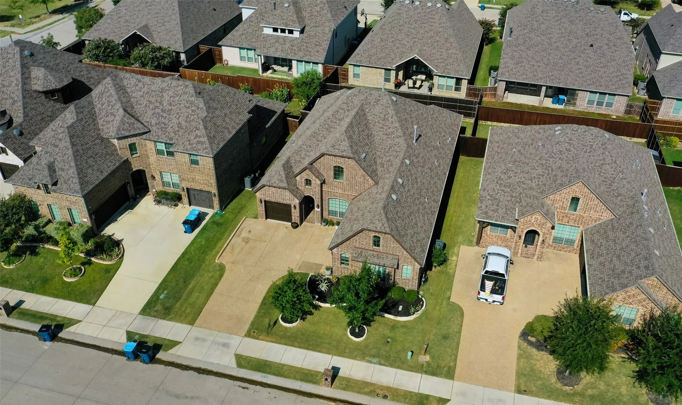 Single Family Residence For Sale in Rockwall County , 3315 Royal Ridge Drive, Rockwall, Texas 75087, 3 Bedroom, 3 Bathroom, 3 Garage spaces, 2,697 Sqft, built in 2018, mls#21348466, Real Estate Agent in Rockwall, Homes For Sale in Rockwall county, Homes For Sale in Rockwall, Realtor in Rockwall Texas, Real Estate Brokerage Independent Realty Texas, Luminita Cordes Realtor