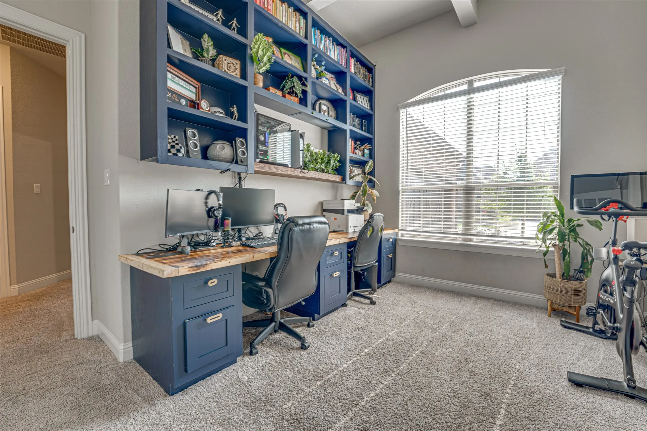 Single Family Residence For Sale in Rockwall County , 3315 Royal Ridge Drive, Rockwall, Texas 75087, 3 Bedroom, 3 Bathroom, 3 Garage spaces, 2,697 Sqft, built in 2018, mls#21348466, Real Estate Agent in Rockwall, Homes For Sale in Rockwall county, Homes For Sale in Rockwall, Realtor in Rockwall Texas, Real Estate Brokerage Independent Realty Texas, Luminita Cordes Realtor