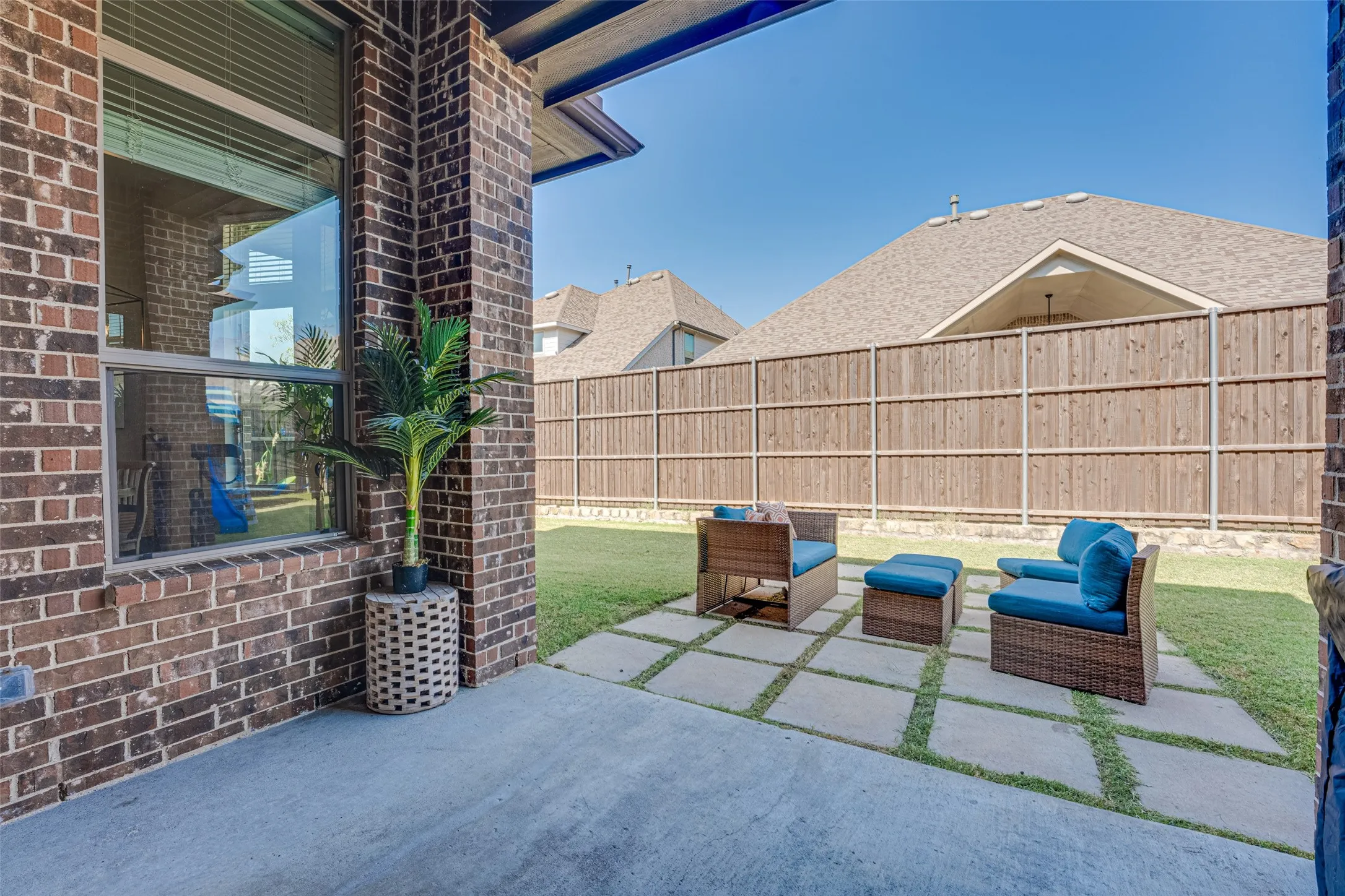 Single Family Residence For Sale in Rockwall County , 3315 Royal Ridge Drive, Rockwall, Texas 75087, 3 Bedroom, 3 Bathroom, 3 Garage spaces, 2,697 Sqft, built in 2018, mls#21348466, Real Estate Agent in Rockwall, Homes For Sale in Rockwall county, Homes For Sale in Rockwall, Realtor in Rockwall Texas, Real Estate Brokerage Independent Realty Texas, Luminita Cordes Realtor