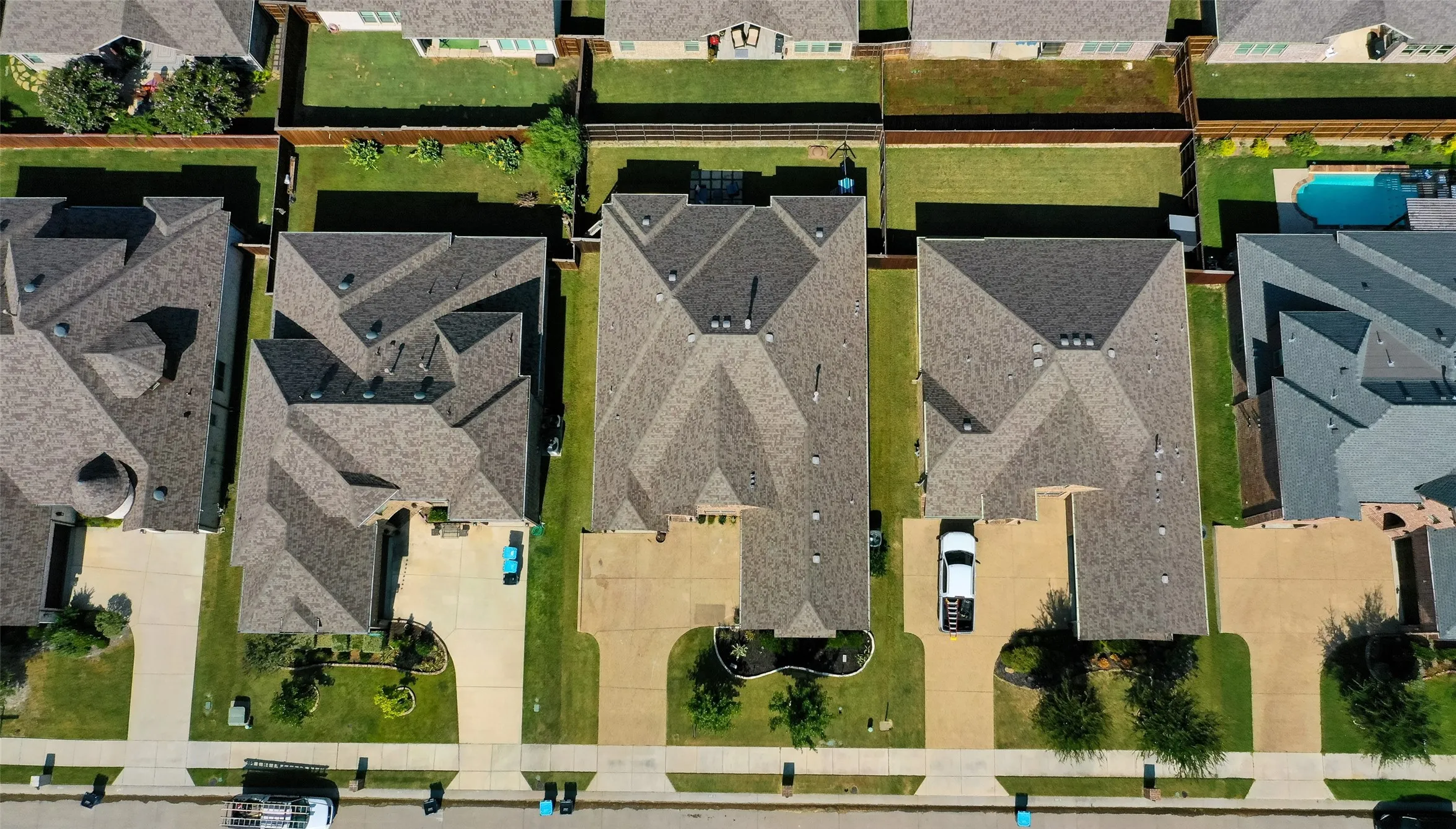 Single Family Residence For Sale in Rockwall County , 3315 Royal Ridge Drive, Rockwall, Texas 75087, 3 Bedroom, 3 Bathroom, 3 Garage spaces, 2,697 Sqft, built in 2018, mls#21348466, Real Estate Agent in Rockwall, Homes For Sale in Rockwall county, Homes For Sale in Rockwall, Realtor in Rockwall Texas, Real Estate Brokerage Independent Realty Texas, Luminita Cordes Realtor