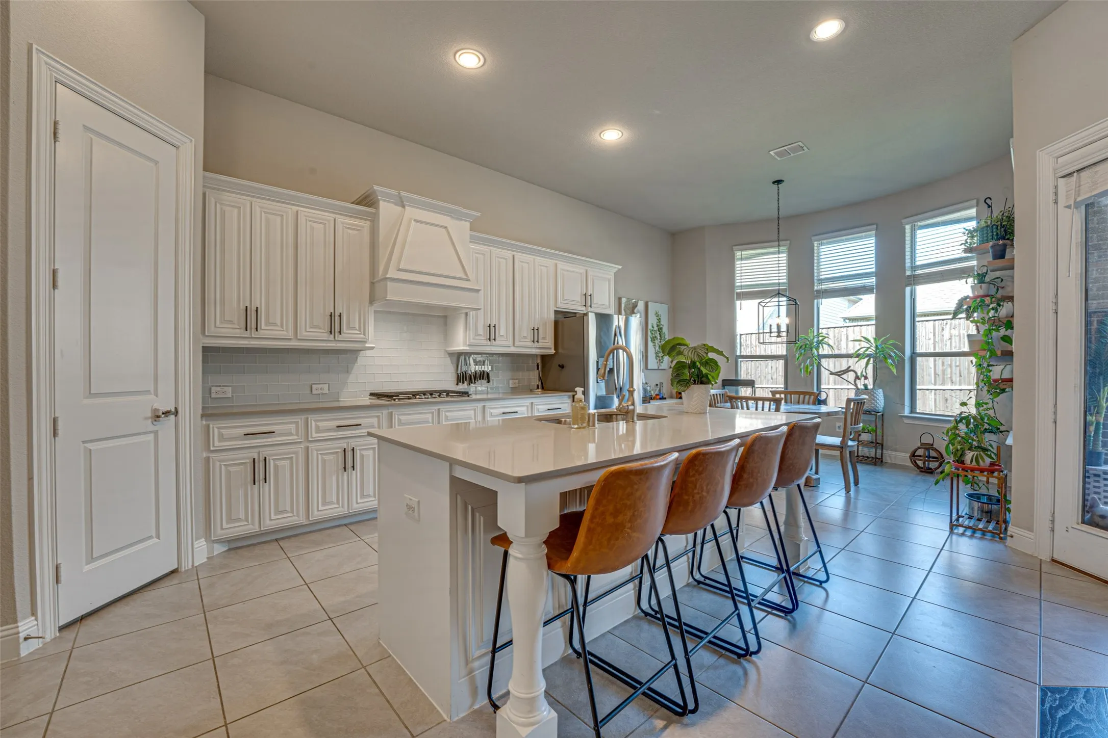 Single Family Residence For Sale in Rockwall County , 3315 Royal Ridge Drive, Rockwall, Texas 75087, 3 Bedroom, 3 Bathroom, 3 Garage spaces, 2,697 Sqft, built in 2018, mls#21348466, Real Estate Agent in Rockwall, Homes For Sale in Rockwall county, Homes For Sale in Rockwall, Realtor in Rockwall Texas, Real Estate Brokerage Independent Realty Texas, Luminita Cordes Realtor