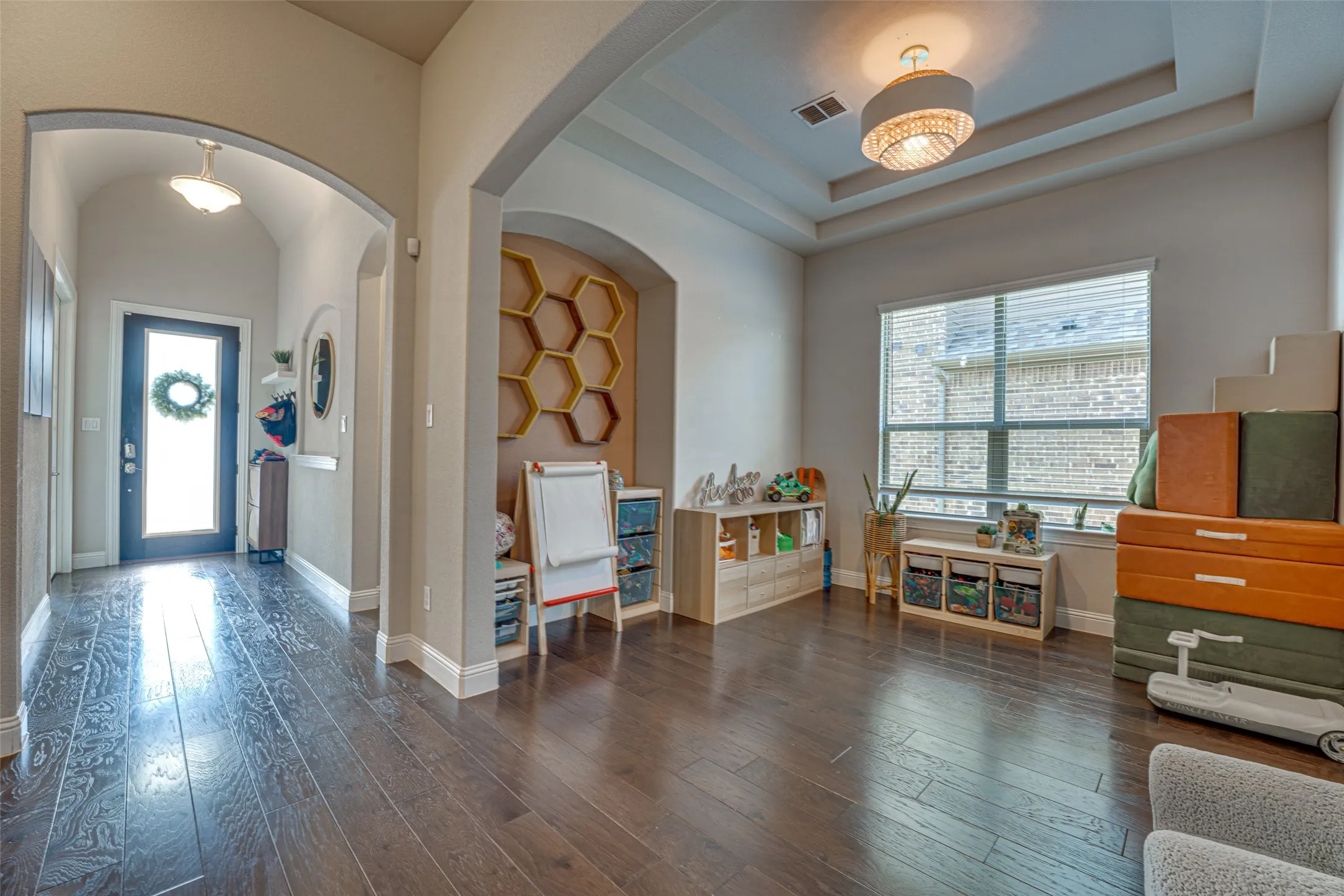 Single Family Residence For Sale in Rockwall County , 3315 Royal Ridge Drive, Rockwall, Texas 75087, 3 Bedroom, 3 Bathroom, 3 Garage spaces, 2,697 Sqft, built in 2018, mls#21348466, Real Estate Agent in Rockwall, Homes For Sale in Rockwall county, Homes For Sale in Rockwall, Realtor in Rockwall Texas, Real Estate Brokerage Independent Realty Texas, Luminita Cordes Realtor