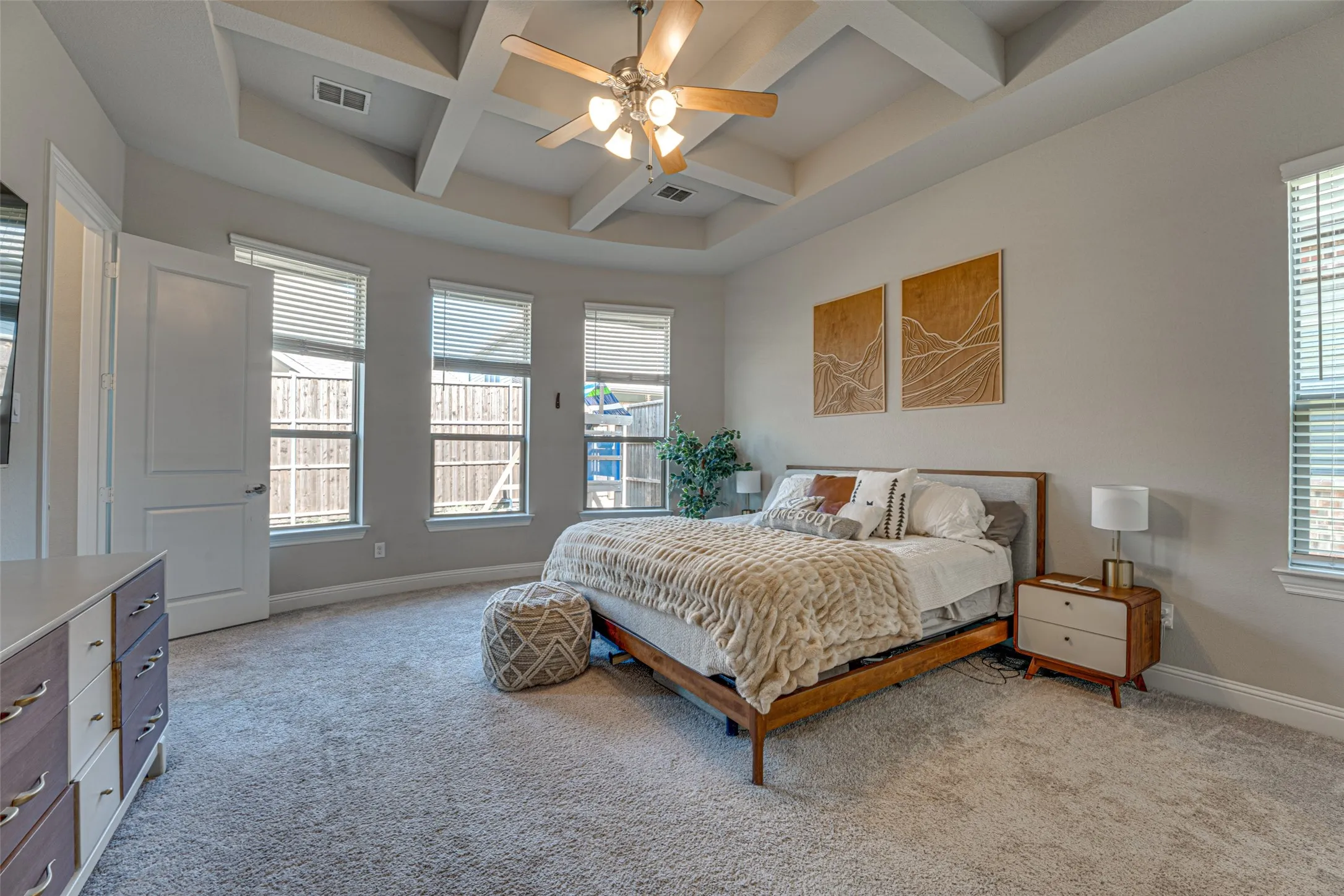 Single Family Residence For Sale in Rockwall County , 3315 Royal Ridge Drive, Rockwall, Texas 75087, 3 Bedroom, 3 Bathroom, 3 Garage spaces, 2,697 Sqft, built in 2018, mls#21348466, Real Estate Agent in Rockwall, Homes For Sale in Rockwall county, Homes For Sale in Rockwall, Realtor in Rockwall Texas, Real Estate Brokerage Independent Realty Texas, Luminita Cordes Realtor