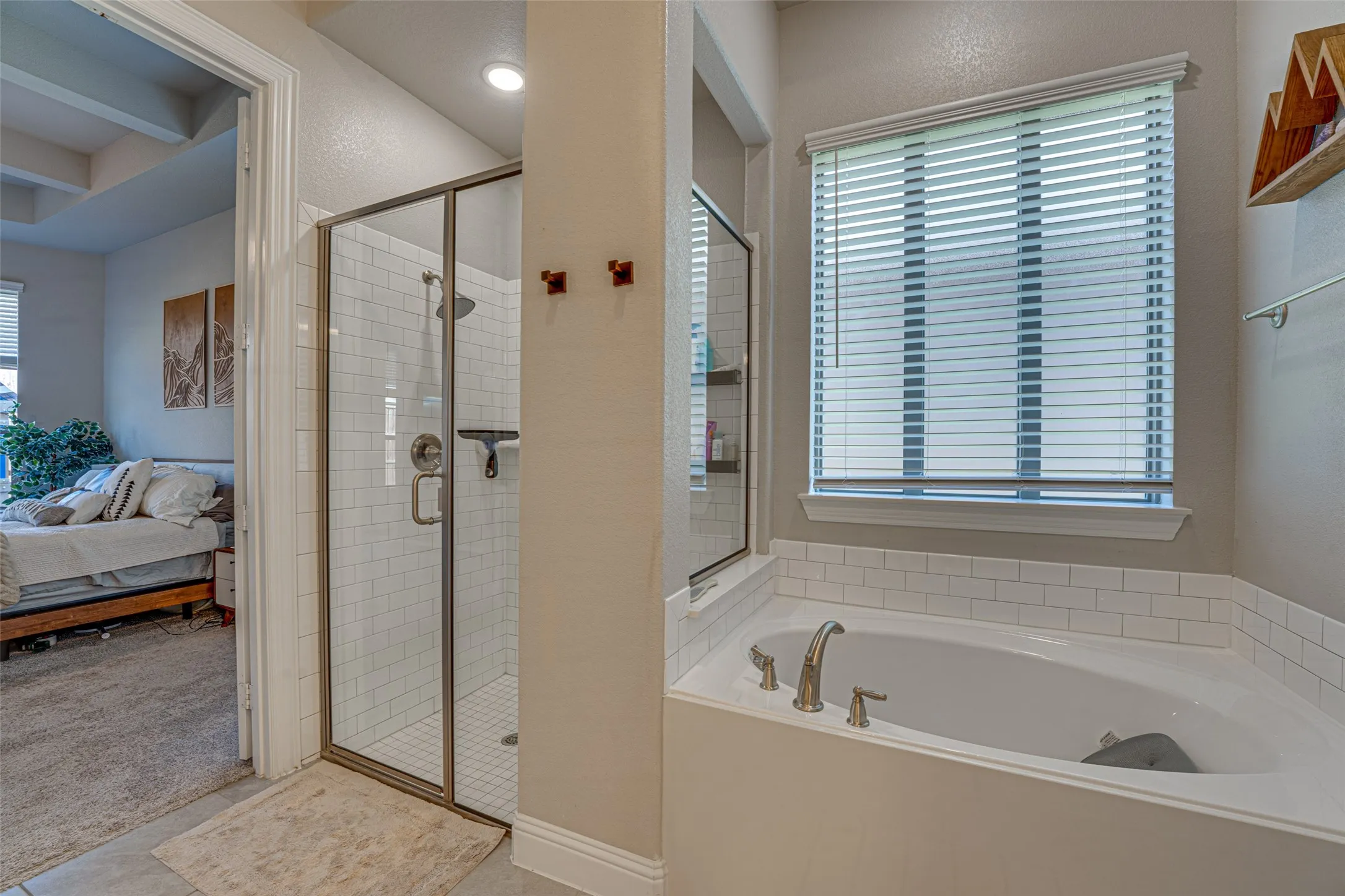 Single Family Residence For Sale in Rockwall County , 3315 Royal Ridge Drive, Rockwall, Texas 75087, 3 Bedroom, 3 Bathroom, 3 Garage spaces, 2,697 Sqft, built in 2018, mls#21348466, Real Estate Agent in Rockwall, Homes For Sale in Rockwall county, Homes For Sale in Rockwall, Realtor in Rockwall Texas, Real Estate Brokerage Independent Realty Texas, Luminita Cordes Realtor