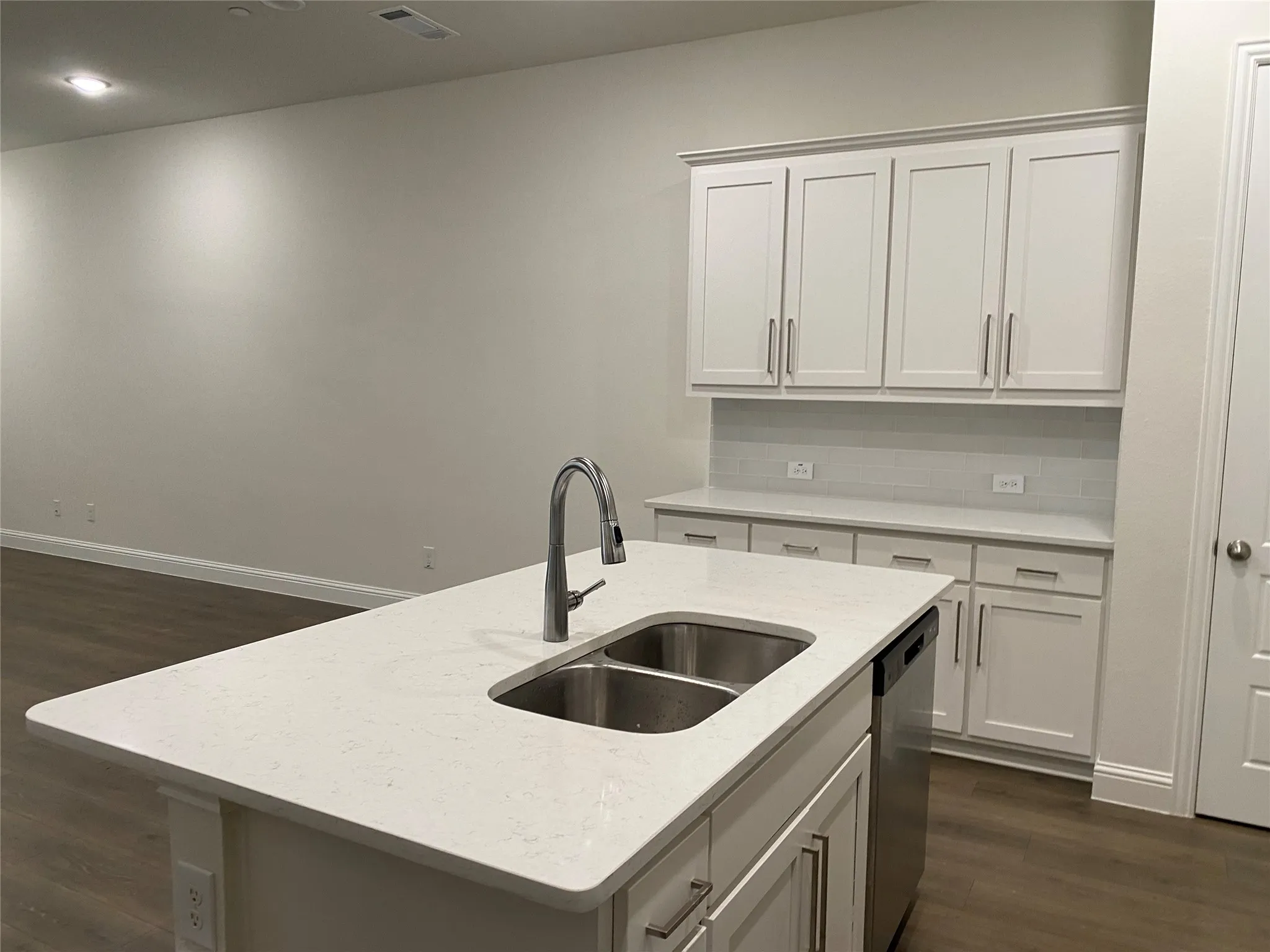Single Family Residence For Rent in Dallas County , 1919 Diyaa Court, Farmers Branch, Texas 75234, 3 Bedrooms, 3 Bathrooms, 2 Garage spaces, 1,820 Sqft, built in 2021, Price $3,200, mls#21349556, Real Estate Agent in Farmers Branch, Homes For Rent in Dallas county, Homes For Rent in Farmers Branch, Realtor in Farmers Branch Texas, Real Estate Brokerage Independent Realty Texas, Luminita Cordes Realtor