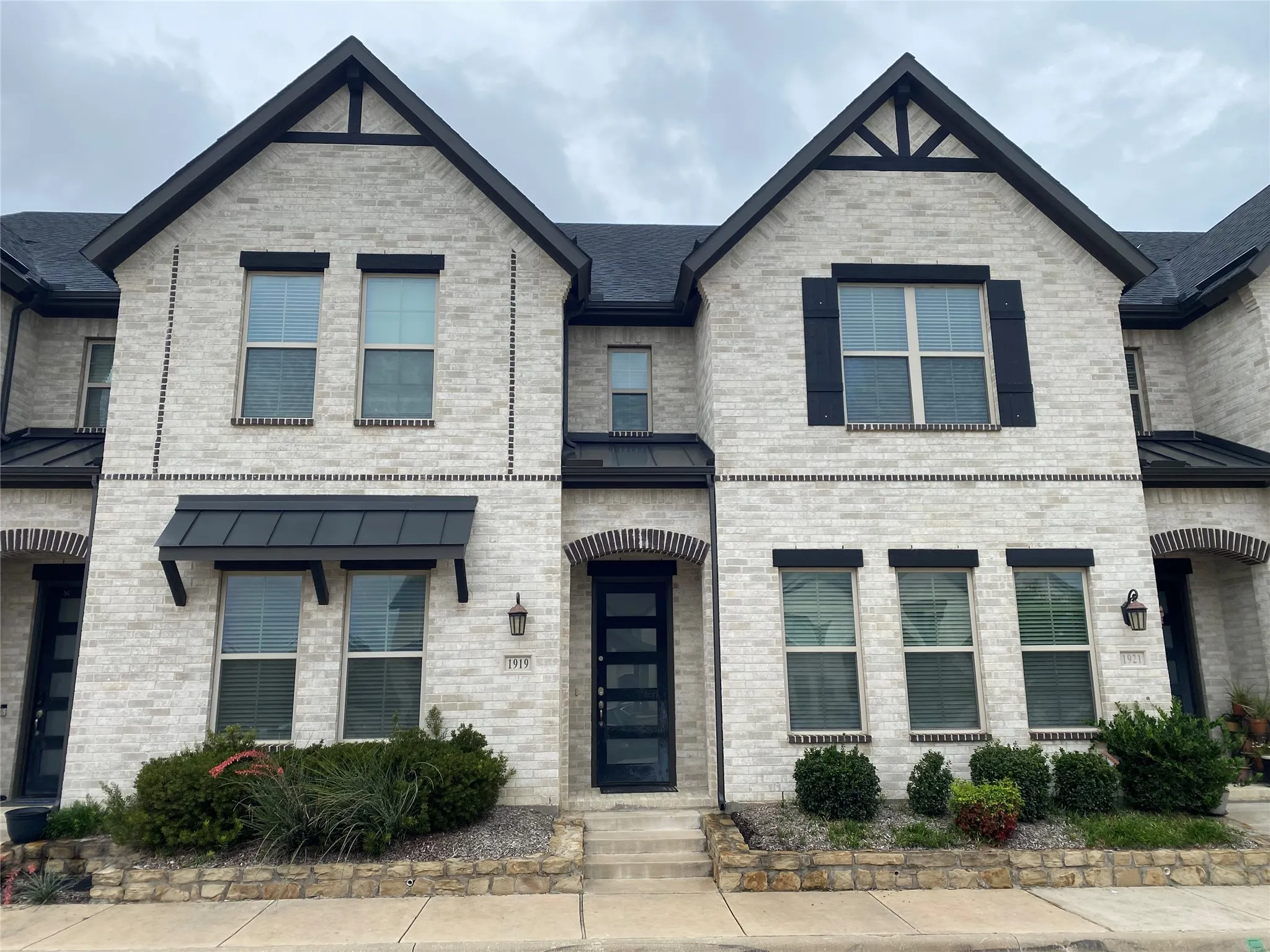 Single Family Residence For Rent in Dallas County , 1919 Diyaa Court, Farmers Branch, Texas 75234, 3 Bedrooms, 3 Bathrooms, 2 Garage spaces, 1,820 Sqft, built in 2021, Price $3,200, mls#21349556, Real Estate Agent in Farmers Branch, Homes For Rent in Dallas county, Homes For Rent in Farmers Branch, Realtor in Farmers Branch Texas, Real Estate Brokerage Independent Realty Texas, Luminita Cordes Realtor