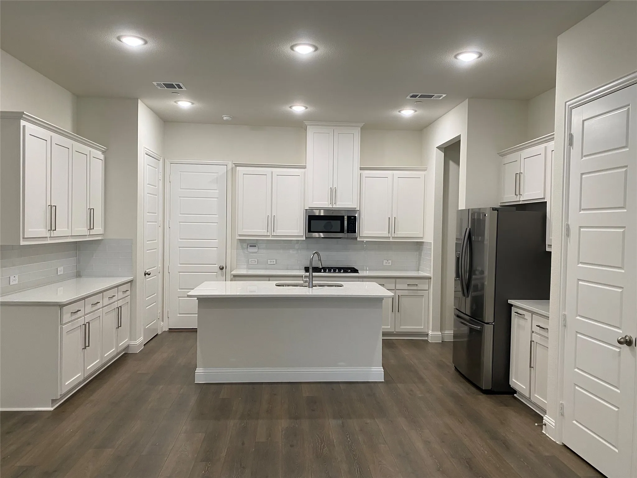Single Family Residence For Rent in Dallas County , 1919 Diyaa Court, Farmers Branch, Texas 75234, 3 Bedrooms, 3 Bathrooms, 2 Garage spaces, 1,820 Sqft, built in 2021, Price $3,200, mls#21349556, Real Estate Agent in Farmers Branch, Homes For Rent in Dallas county, Homes For Rent in Farmers Branch, Realtor in Farmers Branch Texas, Real Estate Brokerage Independent Realty Texas, Luminita Cordes Realtor