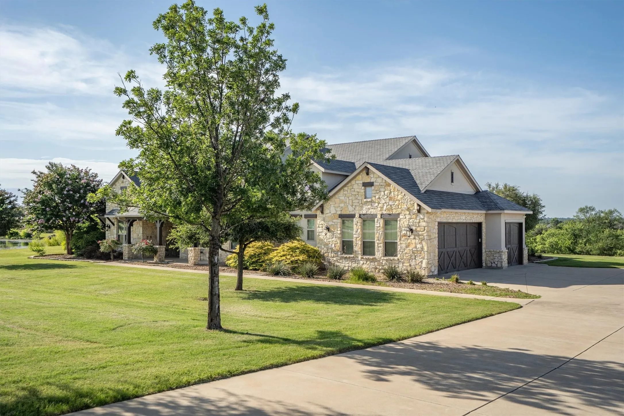 Single Family Residence For Sale in Denton County , 115 Quiet Hill Circle, Copper Canyon, Texas 76226, 5 Bedroom, 4 Bathroom, 4 Garage spaces, 4,144 Sqft, built in 2016, mls#21348697, Real Estate Agent in Copper Canyon, Homes For Sale in Denton county, Homes For Sale in Copper Canyon, Realtor in Copper Canyon Texas, Real Estate Brokerage Independent Realty Texas, Luminita Cordes Realtor
