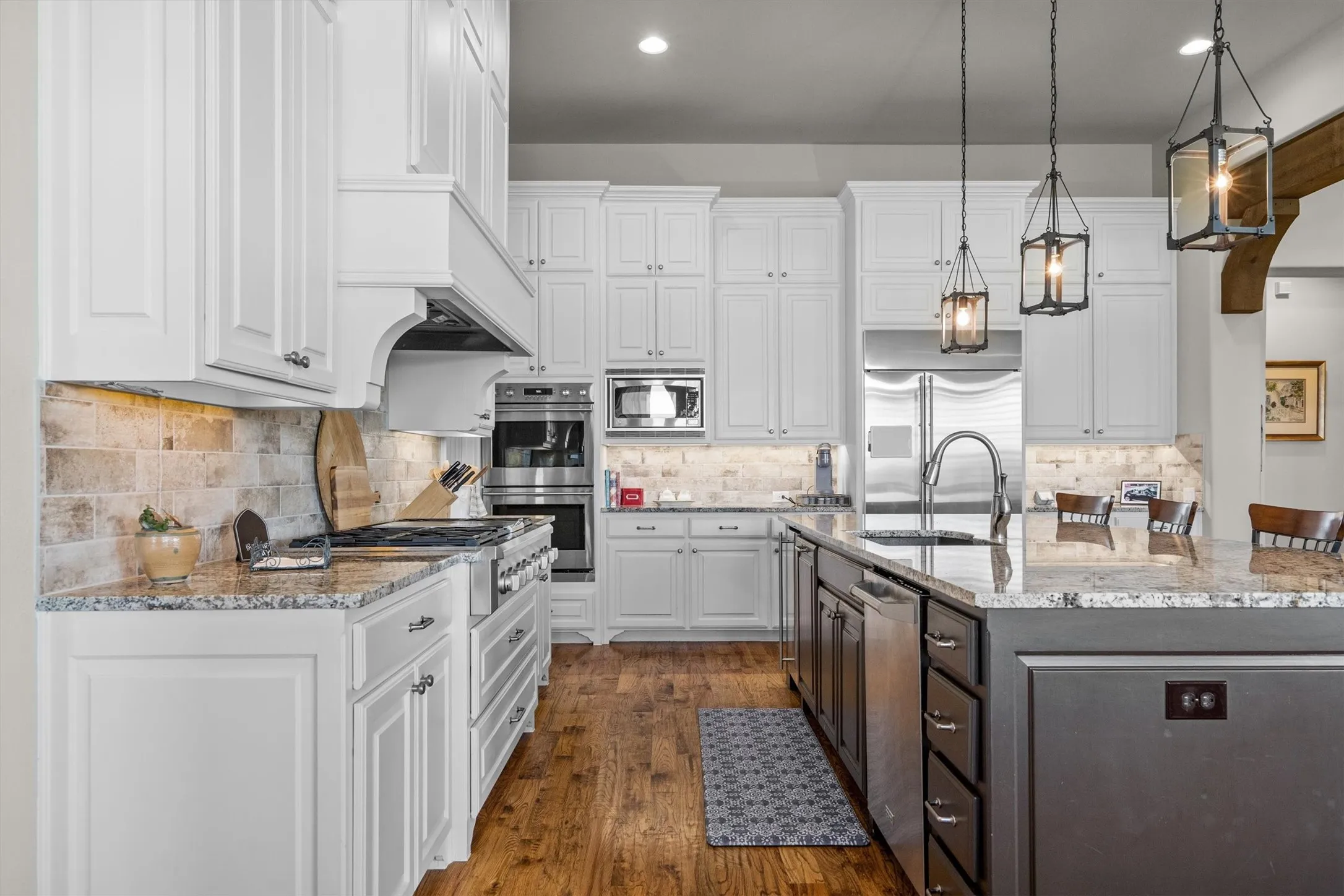 Single Family Residence For Sale in Denton County , 115 Quiet Hill Circle, Copper Canyon, Texas 76226, 5 Bedroom, 4 Bathroom, 4 Garage spaces, 4,144 Sqft, built in 2016, mls#21348697, Real Estate Agent in Copper Canyon, Homes For Sale in Denton county, Homes For Sale in Copper Canyon, Realtor in Copper Canyon Texas, Real Estate Brokerage Independent Realty Texas, Luminita Cordes Realtor
