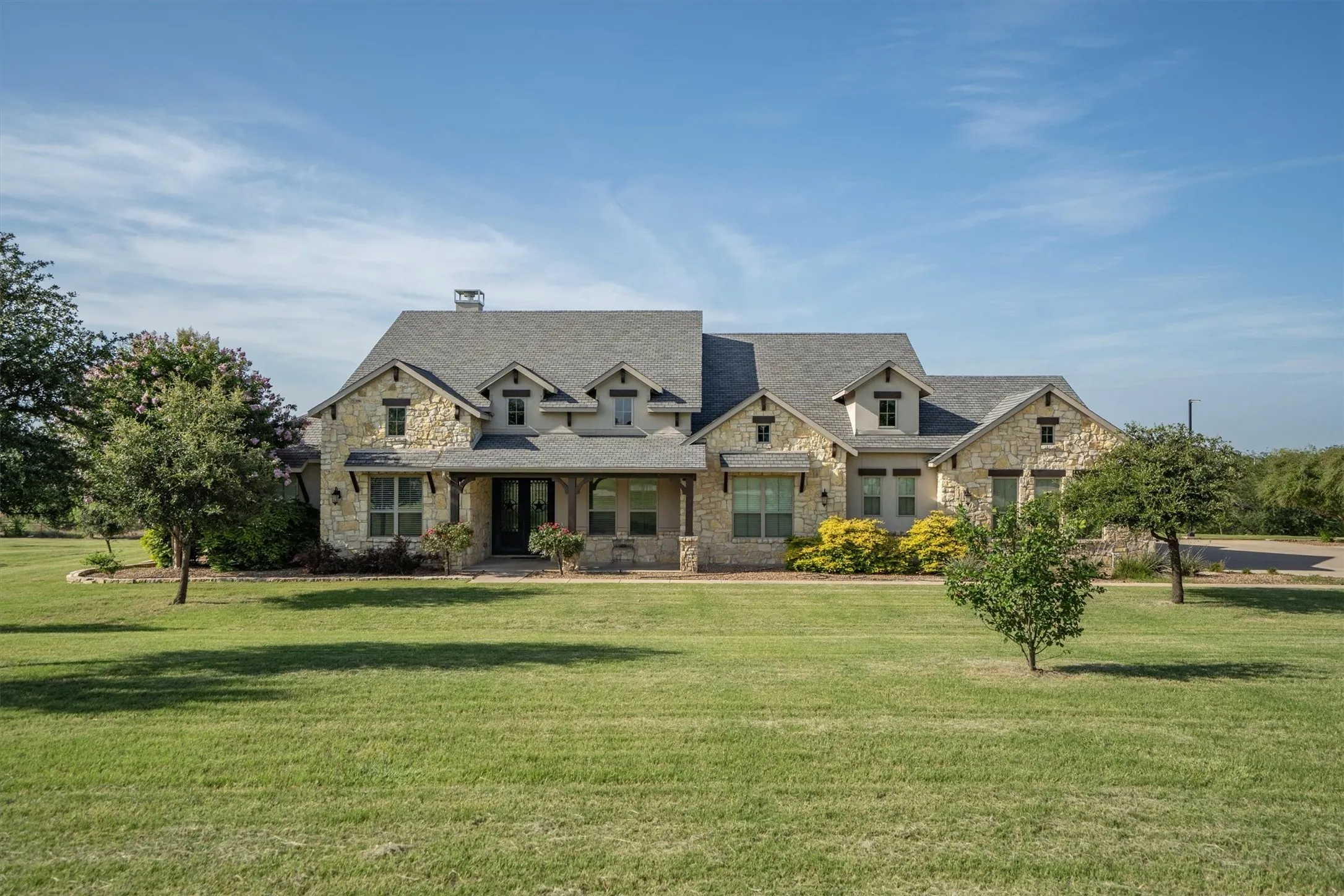 Single Family Residence For Sale in Denton County , 115 Quiet Hill Circle, Copper Canyon, Texas 76226, 5 Bedroom, 4 Bathroom, 4 Garage spaces, 4,144 Sqft, built in 2016, mls#21348697, Real Estate Agent in Copper Canyon, Homes For Sale in Denton county, Homes For Sale in Copper Canyon, Realtor in Copper Canyon Texas, Real Estate Brokerage Independent Realty Texas, Luminita Cordes Realtor