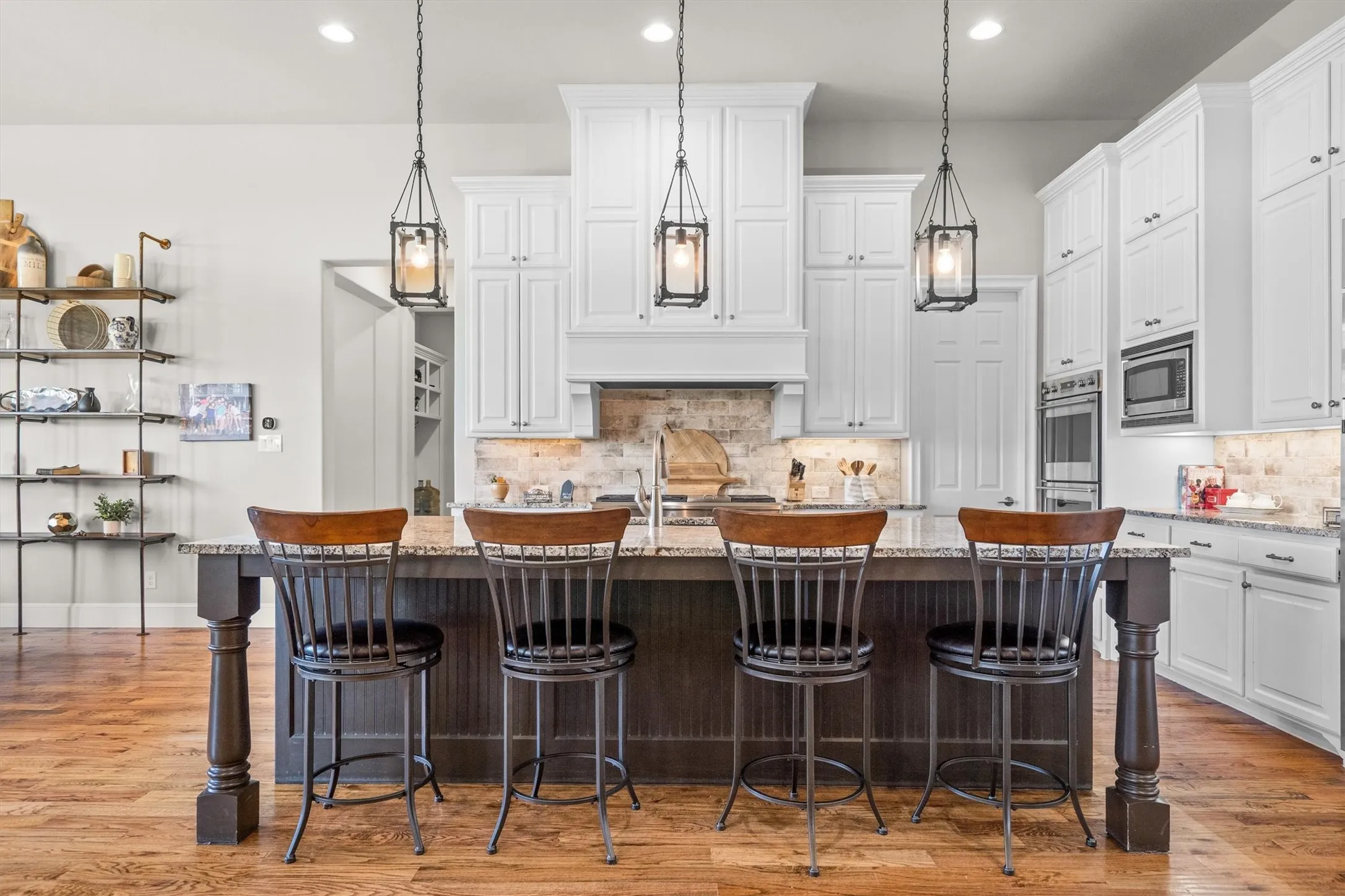 Single Family Residence For Sale in Denton County , 115 Quiet Hill Circle, Copper Canyon, Texas 76226, 5 Bedroom, 4 Bathroom, 4 Garage spaces, 4,144 Sqft, built in 2016, mls#21348697, Real Estate Agent in Copper Canyon, Homes For Sale in Denton county, Homes For Sale in Copper Canyon, Realtor in Copper Canyon Texas, Real Estate Brokerage Independent Realty Texas, Luminita Cordes Realtor