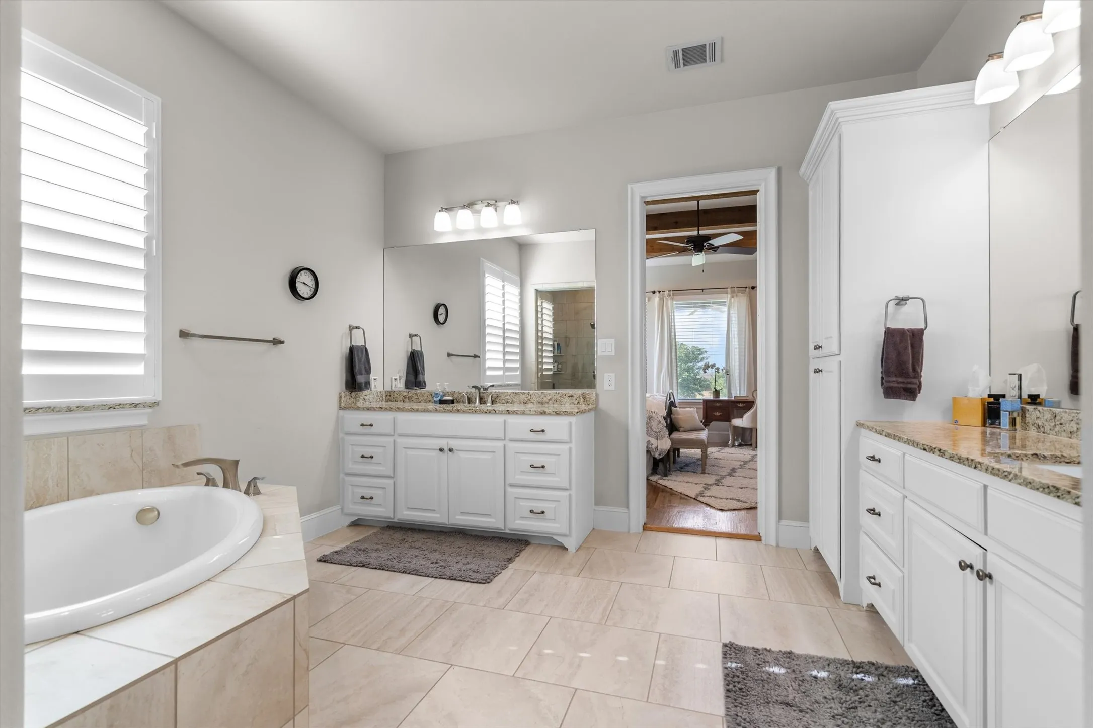 Single Family Residence For Sale in Denton County , 115 Quiet Hill Circle, Copper Canyon, Texas 76226, 5 Bedroom, 4 Bathroom, 4 Garage spaces, 4,144 Sqft, built in 2016, mls#21348697, Real Estate Agent in Copper Canyon, Homes For Sale in Denton county, Homes For Sale in Copper Canyon, Realtor in Copper Canyon Texas, Real Estate Brokerage Independent Realty Texas, Luminita Cordes Realtor