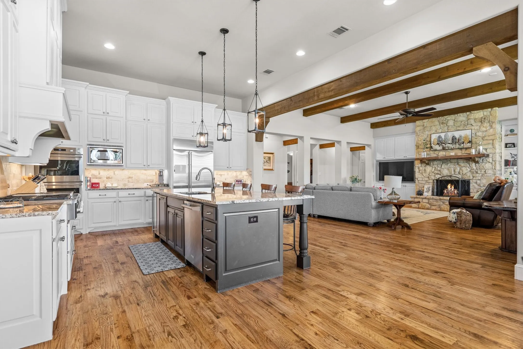 Single Family Residence For Sale in Denton County , 115 Quiet Hill Circle, Copper Canyon, Texas 76226, 5 Bedroom, 4 Bathroom, 4 Garage spaces, 4,144 Sqft, built in 2016, mls#21348697, Real Estate Agent in Copper Canyon, Homes For Sale in Denton county, Homes For Sale in Copper Canyon, Realtor in Copper Canyon Texas, Real Estate Brokerage Independent Realty Texas, Luminita Cordes Realtor