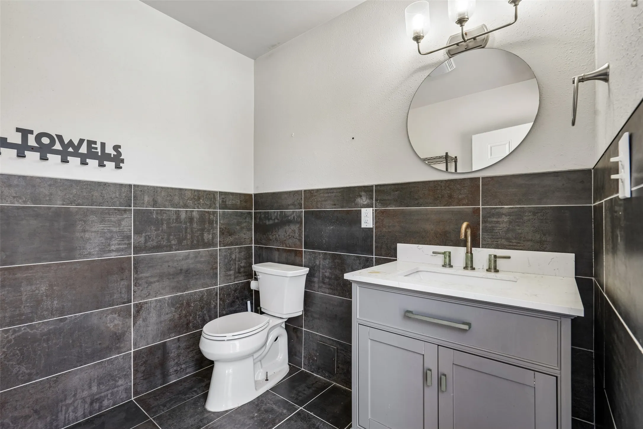Single Family Residence For Sale in Denton County , 932 Champions Court, Roanoke, Texas 76262, 4 Bedroom, 4 Bathroom, 2 Garage spaces, 3,584 Sqft, built in 2015, mls#21339089, Real Estate Agent in Roanoke, Homes For Sale in Denton county, Homes For Sale in Roanoke, Realtor in Roanoke Texas, Real Estate Brokerage Independent Realty Texas, Luminita Cordes Realtor