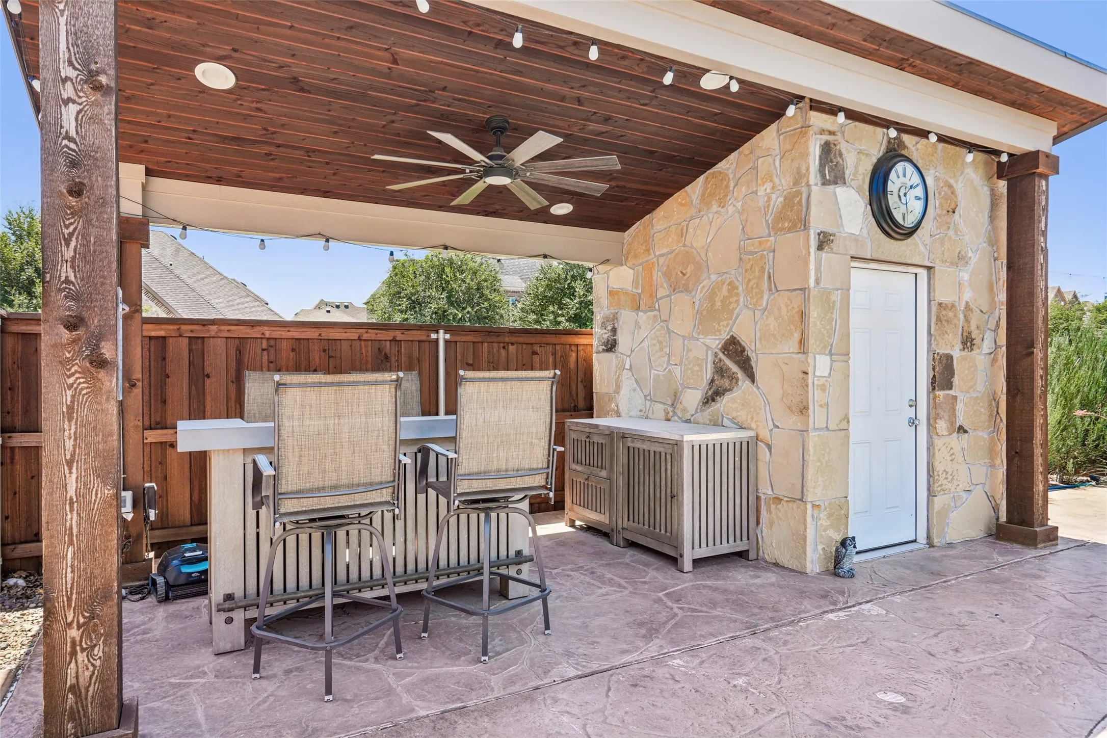 Single Family Residence For Sale in Denton County , 932 Champions Court, Roanoke, Texas 76262, 4 Bedroom, 4 Bathroom, 2 Garage spaces, 3,584 Sqft, built in 2015, mls#21339089, Real Estate Agent in Roanoke, Homes For Sale in Denton county, Homes For Sale in Roanoke, Realtor in Roanoke Texas, Real Estate Brokerage Independent Realty Texas, Luminita Cordes Realtor