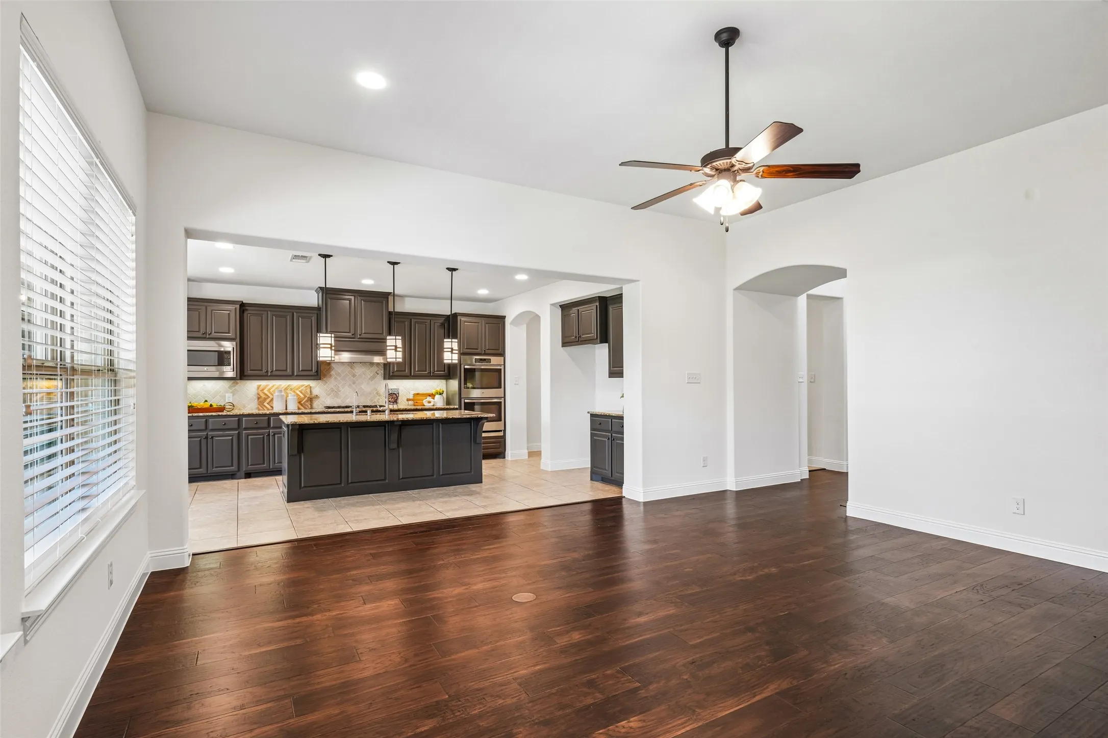 Single Family Residence For Sale in Denton County , 932 Champions Court, Roanoke, Texas 76262, 4 Bedroom, 4 Bathroom, 2 Garage spaces, 3,584 Sqft, built in 2015, mls#21339089, Real Estate Agent in Roanoke, Homes For Sale in Denton county, Homes For Sale in Roanoke, Realtor in Roanoke Texas, Real Estate Brokerage Independent Realty Texas, Luminita Cordes Realtor