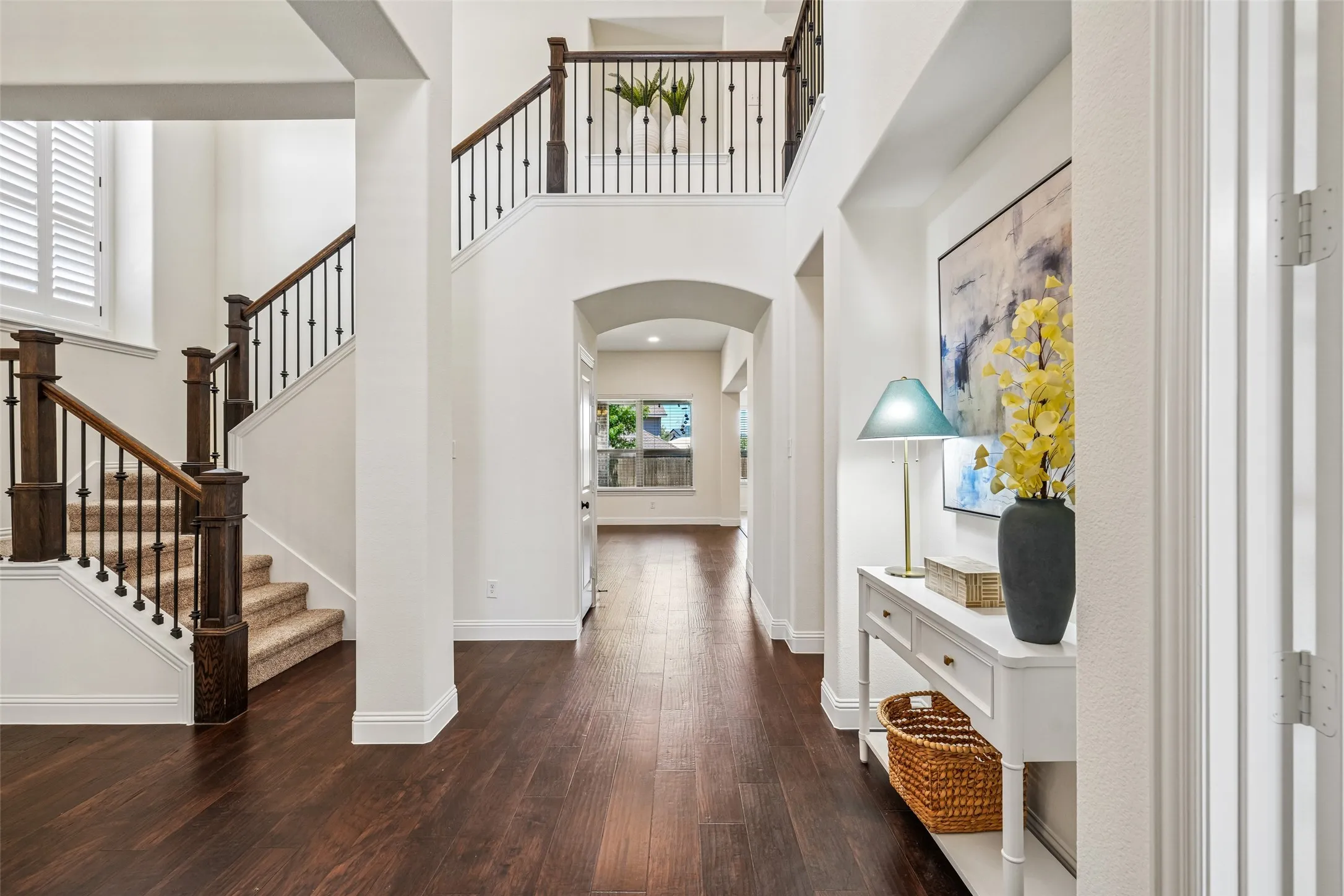 Single Family Residence For Sale in Denton County , 932 Champions Court, Roanoke, Texas 76262, 4 Bedroom, 4 Bathroom, 2 Garage spaces, 3,584 Sqft, built in 2015, mls#21339089, Real Estate Agent in Roanoke, Homes For Sale in Denton county, Homes For Sale in Roanoke, Realtor in Roanoke Texas, Real Estate Brokerage Independent Realty Texas, Luminita Cordes Realtor