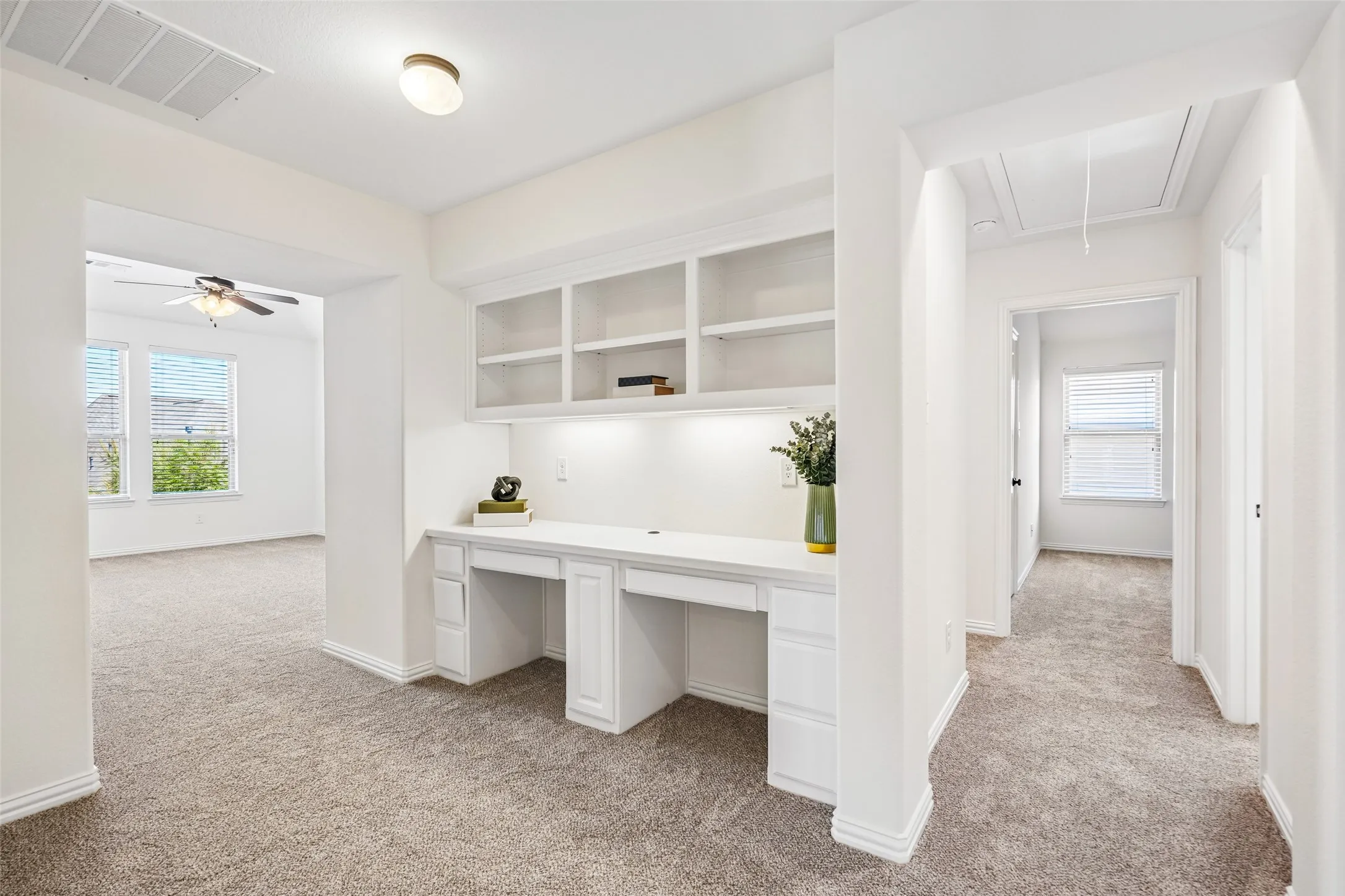 Single Family Residence For Sale in Denton County , 932 Champions Court, Roanoke, Texas 76262, 4 Bedroom, 4 Bathroom, 2 Garage spaces, 3,584 Sqft, built in 2015, mls#21339089, Real Estate Agent in Roanoke, Homes For Sale in Denton county, Homes For Sale in Roanoke, Realtor in Roanoke Texas, Real Estate Brokerage Independent Realty Texas, Luminita Cordes Realtor