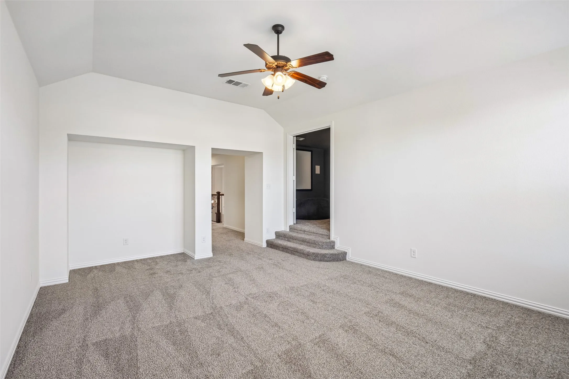 Single Family Residence For Sale in Denton County , 932 Champions Court, Roanoke, Texas 76262, 4 Bedroom, 4 Bathroom, 2 Garage spaces, 3,584 Sqft, built in 2015, mls#21339089, Real Estate Agent in Roanoke, Homes For Sale in Denton county, Homes For Sale in Roanoke, Realtor in Roanoke Texas, Real Estate Brokerage Independent Realty Texas, Luminita Cordes Realtor