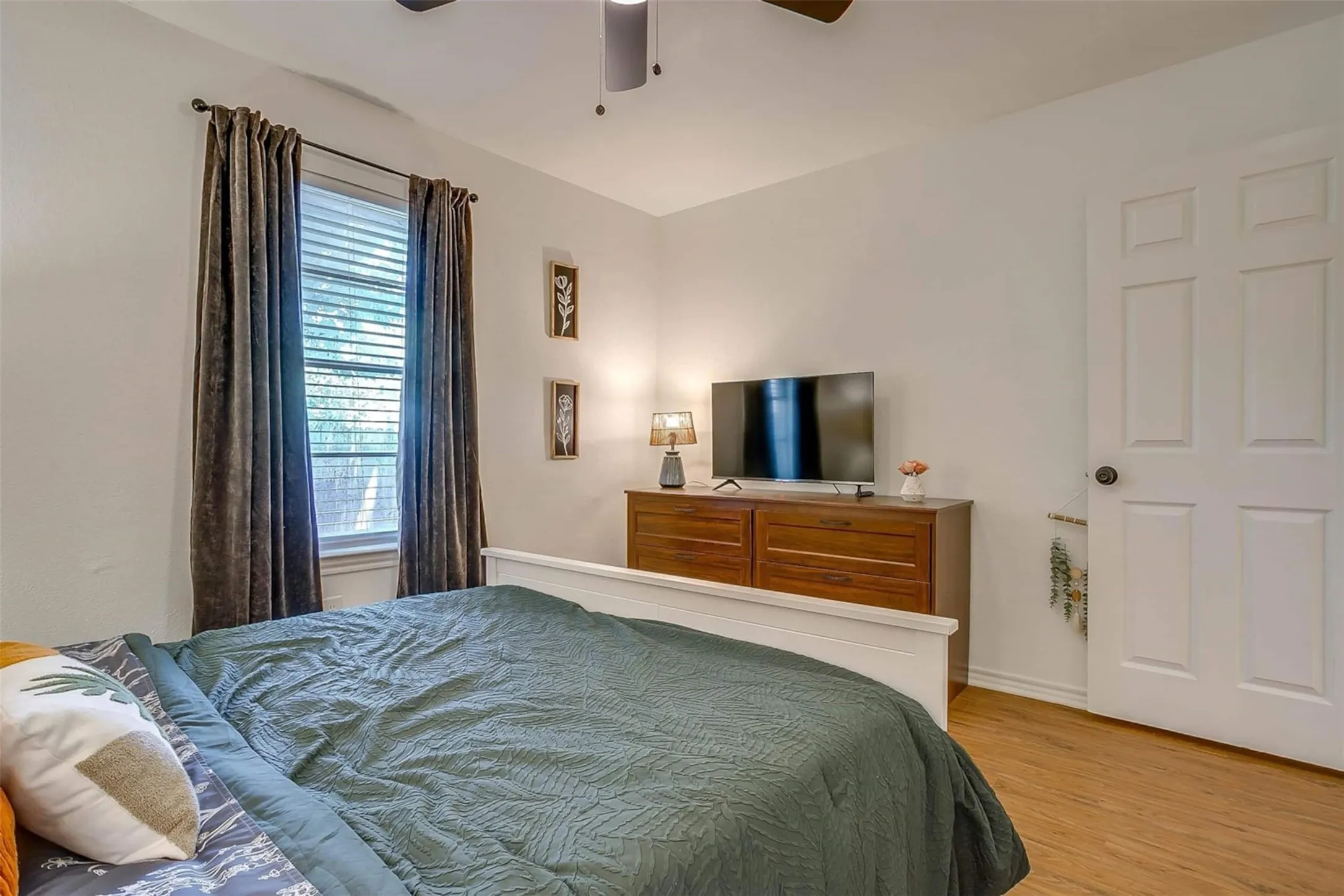 Triplex For Sale in Tarrant County , 1217 Kimbrough Street, White Settlement, Texas 76108, 12 Bedroom, 6 Bathroom, Garage spaces, 0 Sqft, built in 1985, mls#21342304, Real Estate Agent in White Settlement, Homes For Sale in Tarrant county, Homes For Sale in White Settlement, Realtor in White Settlement Texas, Real Estate Brokerage Independent Realty Texas, Luminita Cordes Realtor