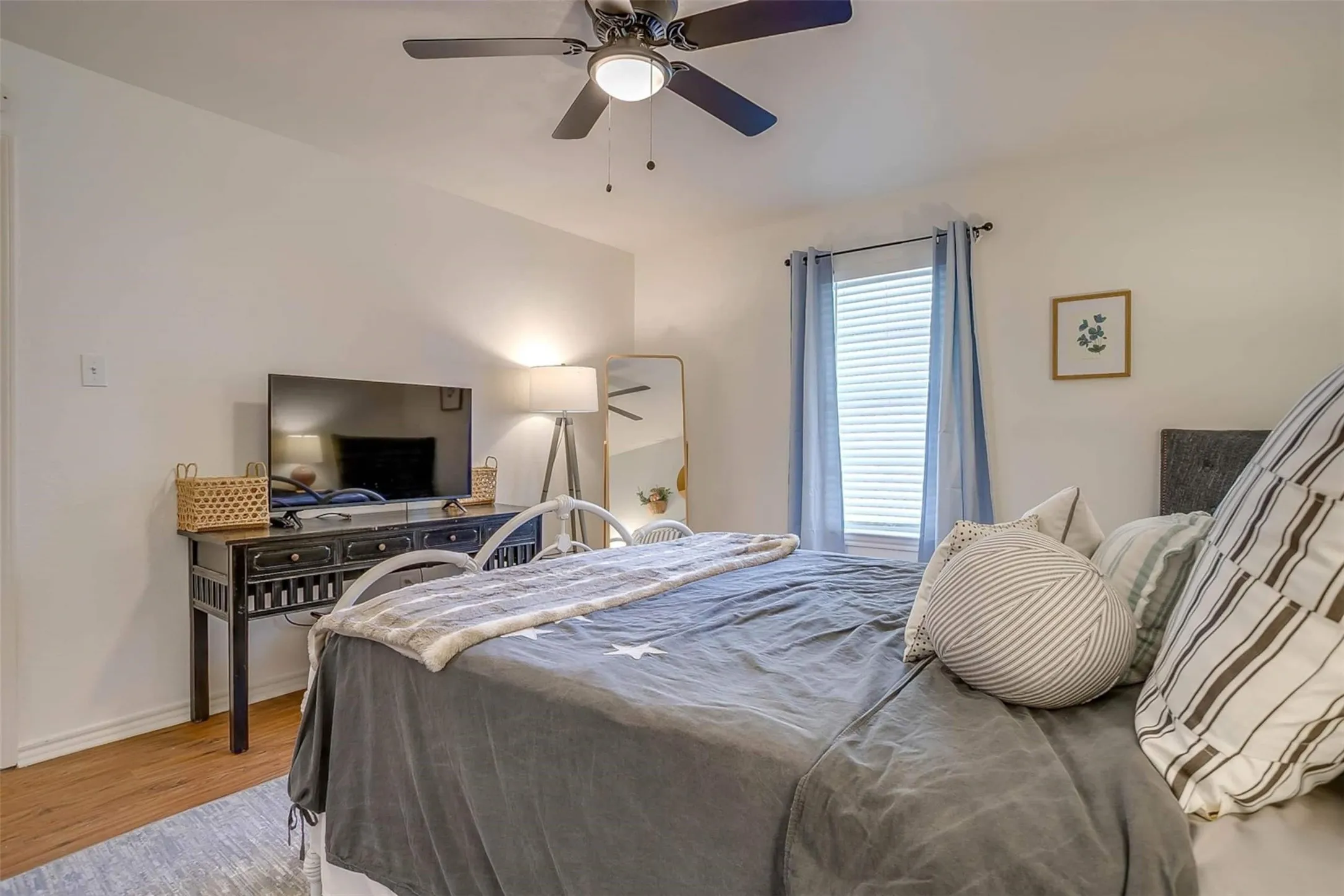 Triplex For Sale in Tarrant County , 1217 Kimbrough Street, White Settlement, Texas 76108, 12 Bedroom, 6 Bathroom, Garage spaces, 0 Sqft, built in 1985, mls#21342304, Real Estate Agent in White Settlement, Homes For Sale in Tarrant county, Homes For Sale in White Settlement, Realtor in White Settlement Texas, Real Estate Brokerage Independent Realty Texas, Luminita Cordes Realtor