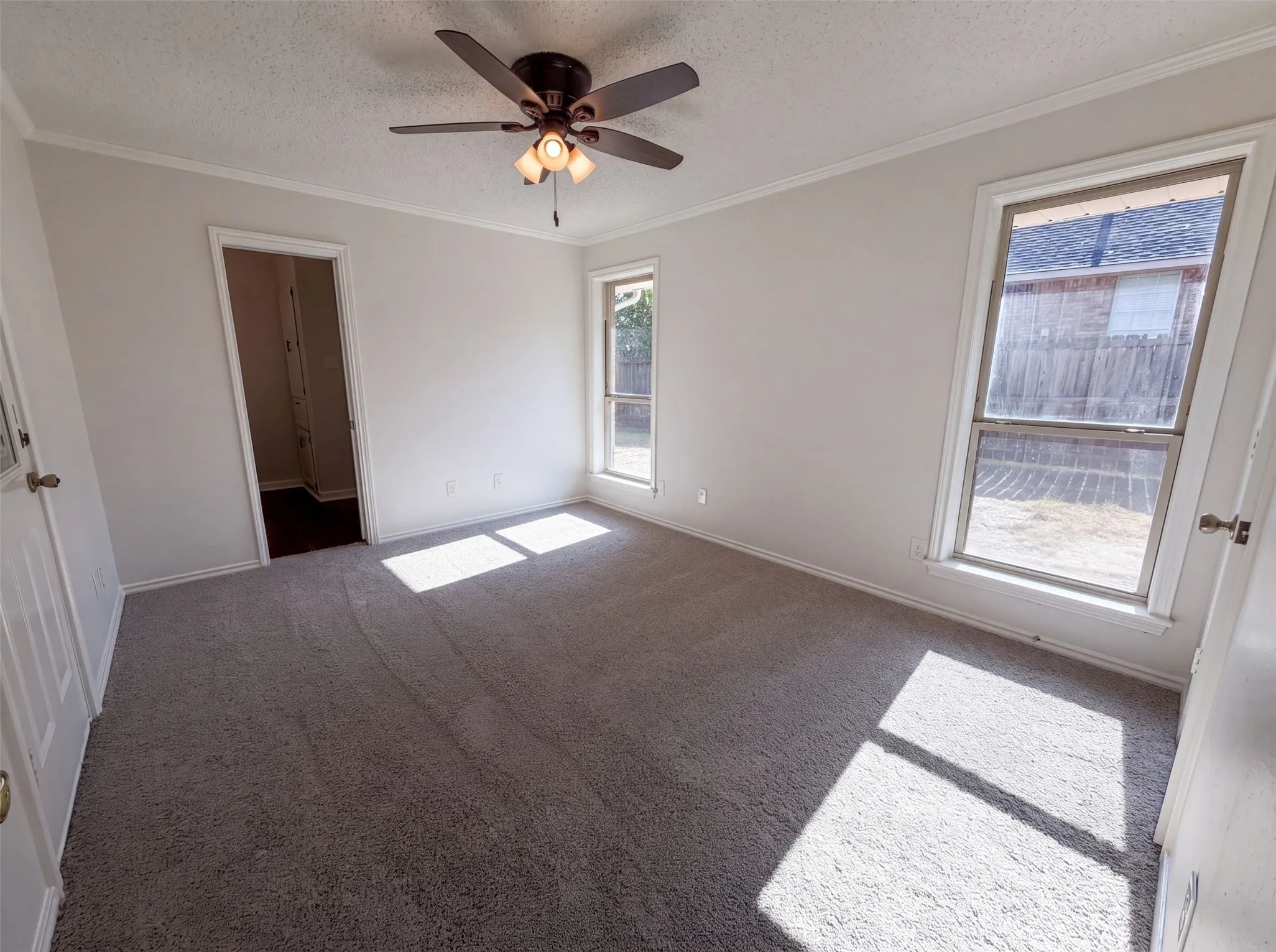 Single Family Residence For Sale in Ellis County , 1406 Tad Street, Ennis, Texas 75119, 3 Bedroom, 2 Bathroom, 2 Garage spaces, 1,269 Sqft, built in 1984, mls#21349575, Real Estate Agent in Ennis, Homes For Sale in Ellis county, Homes For Sale in Ennis, Realtor in Ennis Texas, Real Estate Brokerage Independent Realty Texas, Luminita Cordes Realtor