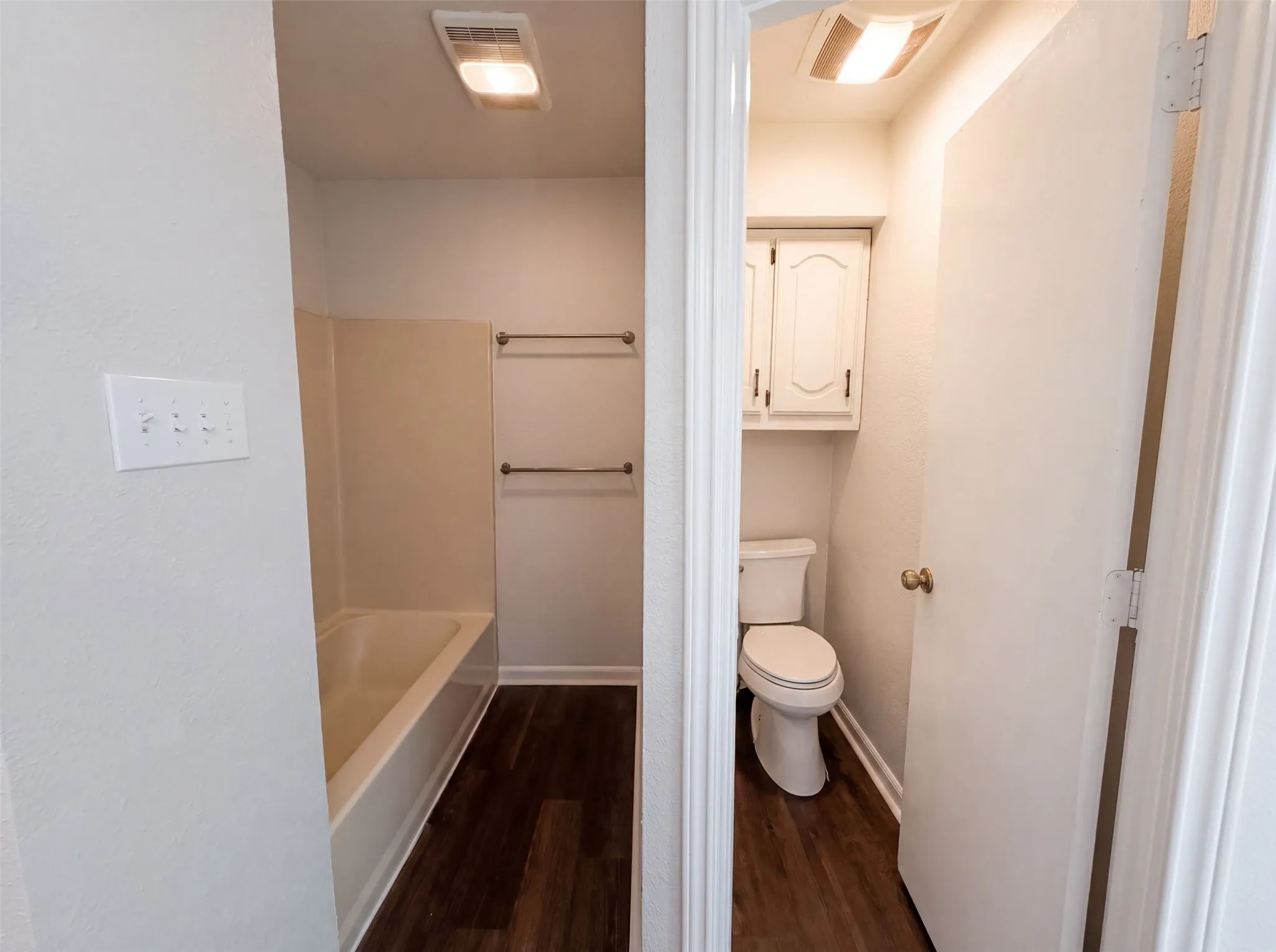 Single Family Residence For Sale in Ellis County , 1406 Tad Street, Ennis, Texas 75119, 3 Bedroom, 2 Bathroom, 2 Garage spaces, 1,269 Sqft, built in 1984, mls#21349575, Real Estate Agent in Ennis, Homes For Sale in Ellis county, Homes For Sale in Ennis, Realtor in Ennis Texas, Real Estate Brokerage Independent Realty Texas, Luminita Cordes Realtor