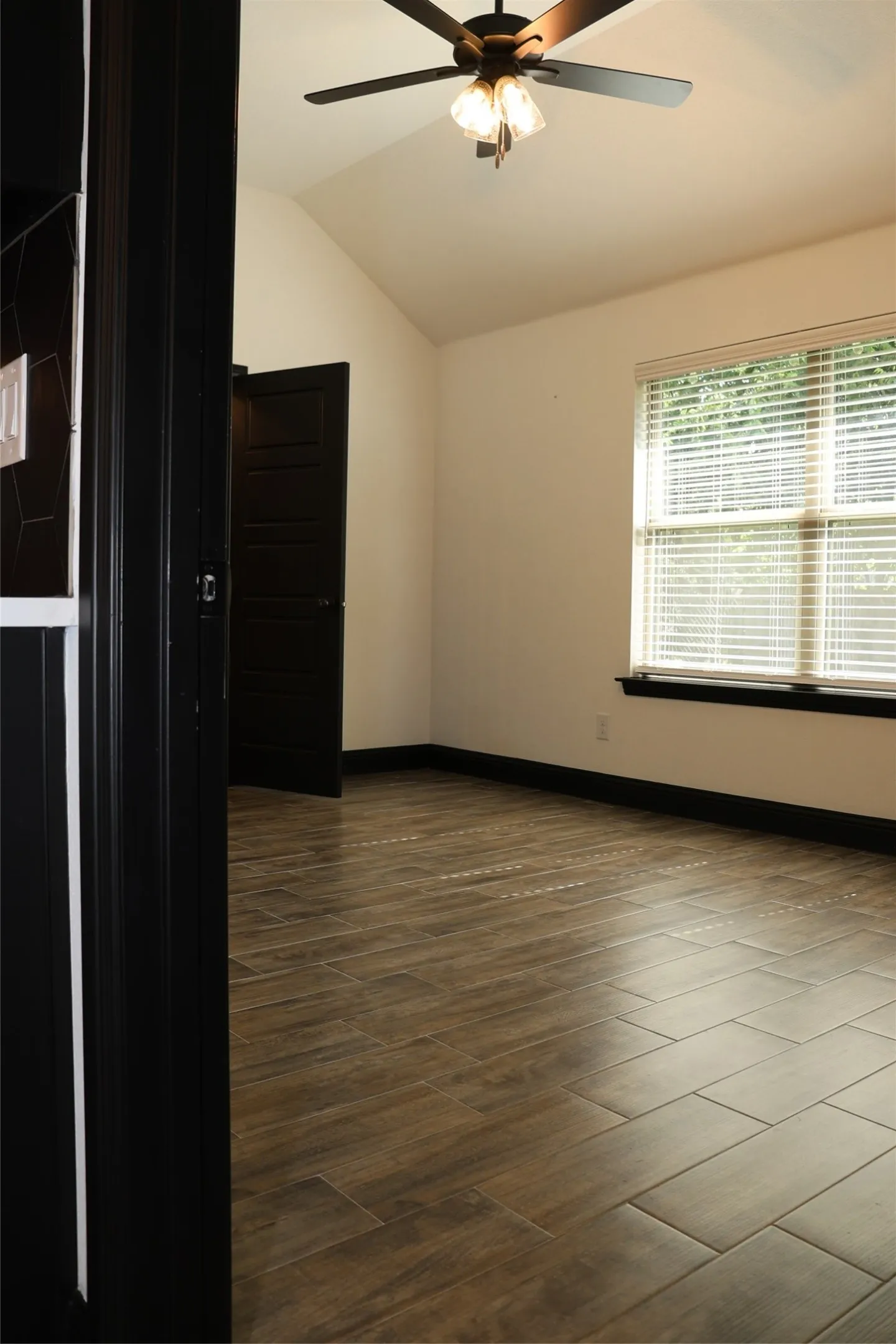 Single Family Residence For Sale in Parker County , 213 Clover Circle, Weatherford, Texas 76086, 3 Bedroom, 2 Bathroom, 2 Garage spaces, 1,332 Sqft, built in 2021, mls#21348685, Real Estate Agent in Weatherford, Homes For Sale in Parker county, Homes For Sale in Weatherford, Realtor in Weatherford Texas, Real Estate Brokerage Independent Realty Texas, Luminita Cordes Realtor