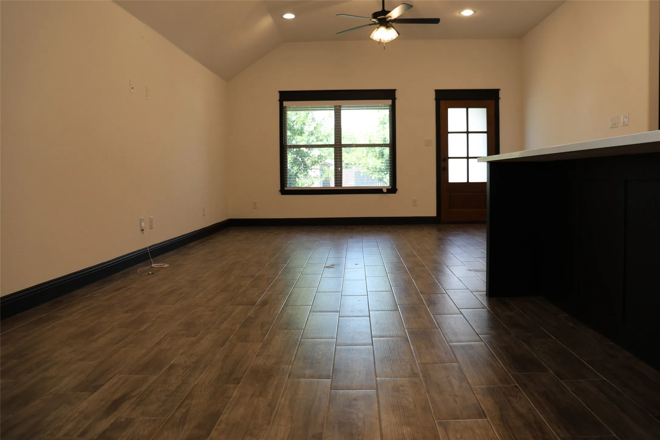 Single Family Residence For Sale in Parker County , 213 Clover Circle, Weatherford, Texas 76086, 3 Bedroom, 2 Bathroom, 2 Garage spaces, 1,332 Sqft, built in 2021, mls#21348685, Real Estate Agent in Weatherford, Homes For Sale in Parker county, Homes For Sale in Weatherford, Realtor in Weatherford Texas, Real Estate Brokerage Independent Realty Texas, Luminita Cordes Realtor