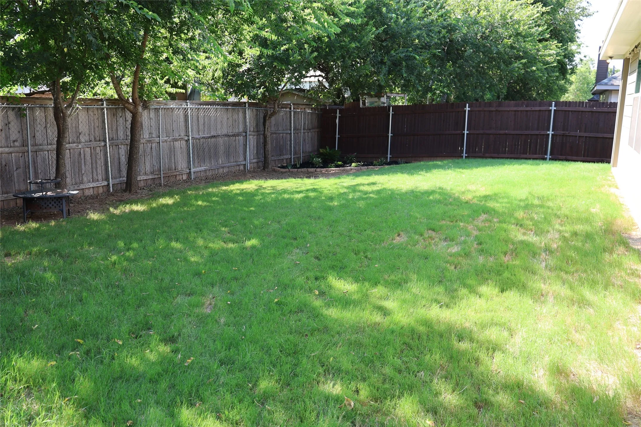 Single Family Residence For Sale in Parker County , 213 Clover Circle, Weatherford, Texas 76086, 3 Bedroom, 2 Bathroom, 2 Garage spaces, 1,332 Sqft, built in 2021, mls#21348685, Real Estate Agent in Weatherford, Homes For Sale in Parker county, Homes For Sale in Weatherford, Realtor in Weatherford Texas, Real Estate Brokerage Independent Realty Texas, Luminita Cordes Realtor