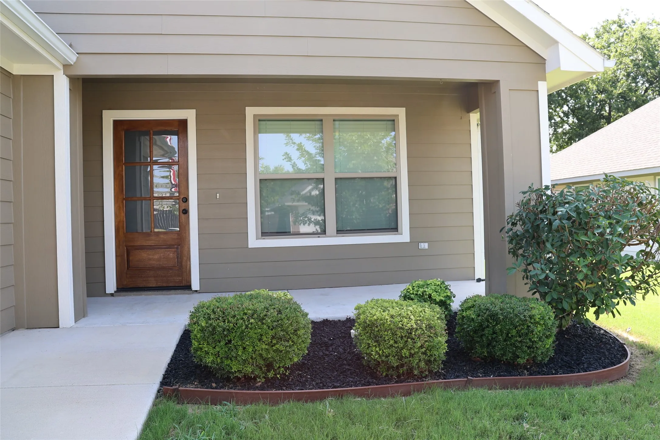 Single Family Residence For Sale in Parker County , 213 Clover Circle, Weatherford, Texas 76086, 3 Bedroom, 2 Bathroom, 2 Garage spaces, 1,332 Sqft, built in 2021, mls#21348685, Real Estate Agent in Weatherford, Homes For Sale in Parker county, Homes For Sale in Weatherford, Realtor in Weatherford Texas, Real Estate Brokerage Independent Realty Texas, Luminita Cordes Realtor