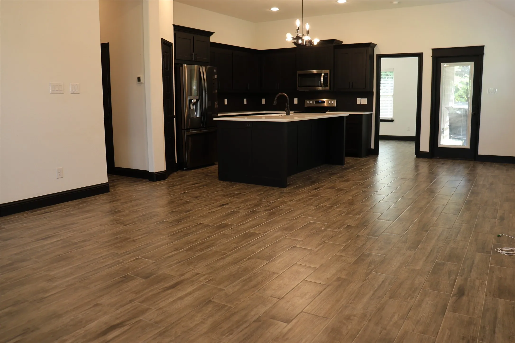 Single Family Residence For Sale in Parker County , 213 Clover Circle, Weatherford, Texas 76086, 3 Bedroom, 2 Bathroom, 2 Garage spaces, 1,332 Sqft, built in 2021, mls#21348685, Real Estate Agent in Weatherford, Homes For Sale in Parker county, Homes For Sale in Weatherford, Realtor in Weatherford Texas, Real Estate Brokerage Independent Realty Texas, Luminita Cordes Realtor