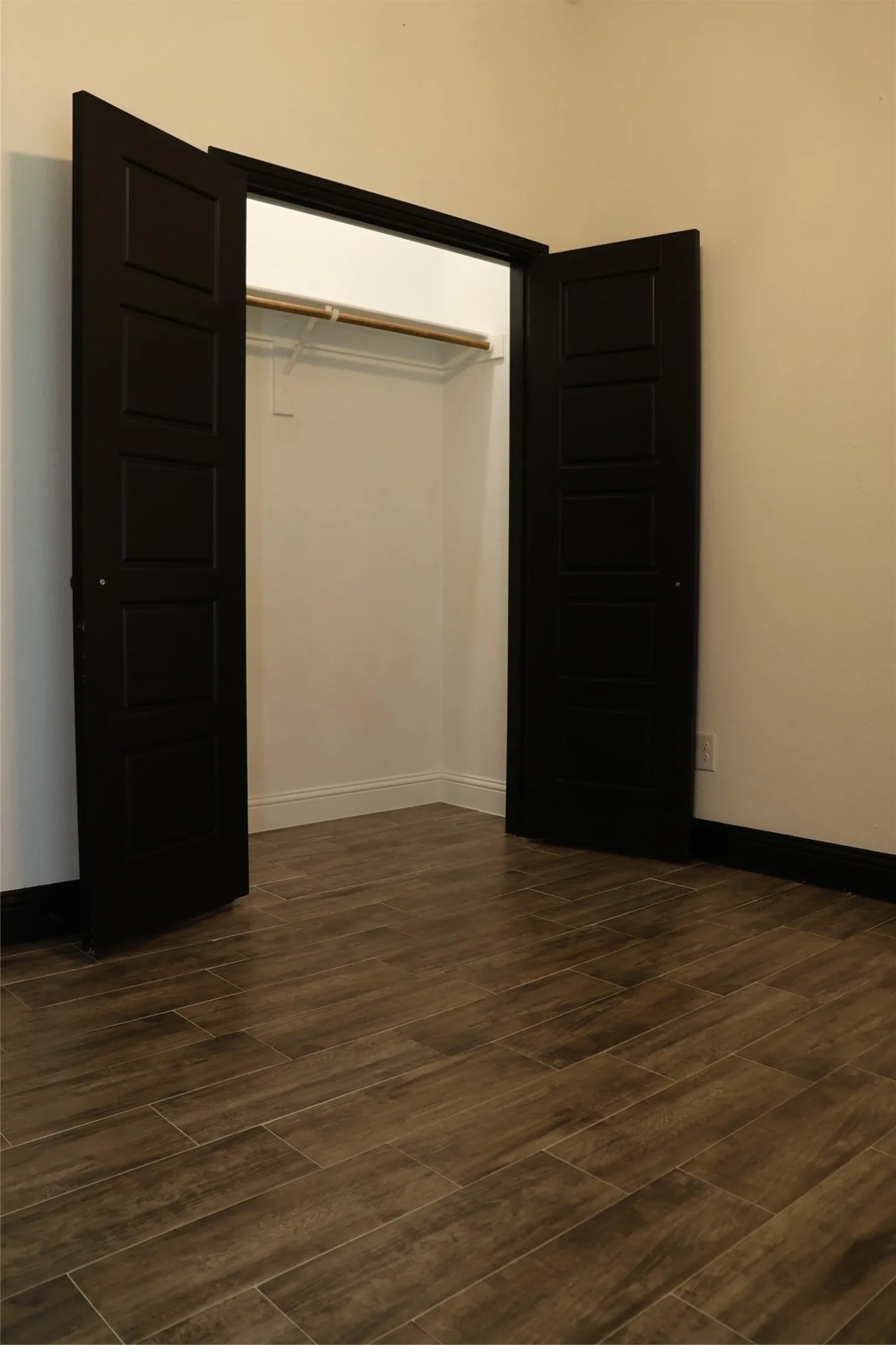 Single Family Residence For Sale in Parker County , 213 Clover Circle, Weatherford, Texas 76086, 3 Bedroom, 2 Bathroom, 2 Garage spaces, 1,332 Sqft, built in 2021, mls#21348685, Real Estate Agent in Weatherford, Homes For Sale in Parker county, Homes For Sale in Weatherford, Realtor in Weatherford Texas, Real Estate Brokerage Independent Realty Texas, Luminita Cordes Realtor