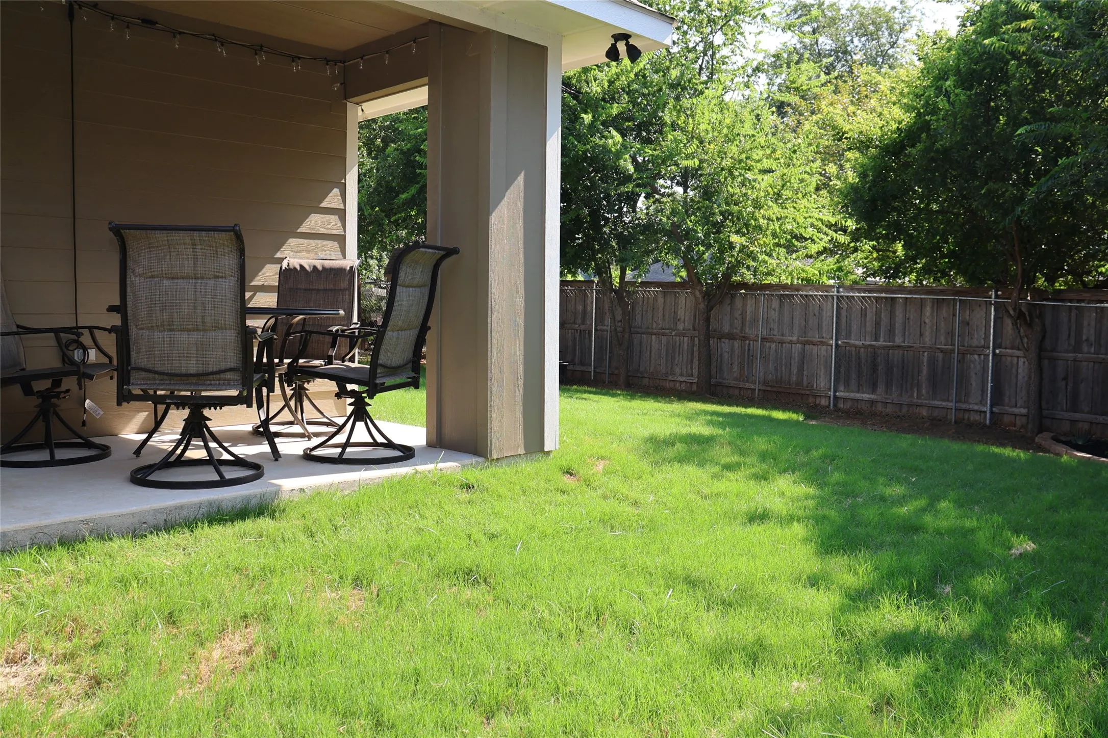 Single Family Residence For Sale in Parker County , 213 Clover Circle, Weatherford, Texas 76086, 3 Bedroom, 2 Bathroom, 2 Garage spaces, 1,332 Sqft, built in 2021, mls#21348685, Real Estate Agent in Weatherford, Homes For Sale in Parker county, Homes For Sale in Weatherford, Realtor in Weatherford Texas, Real Estate Brokerage Independent Realty Texas, Luminita Cordes Realtor