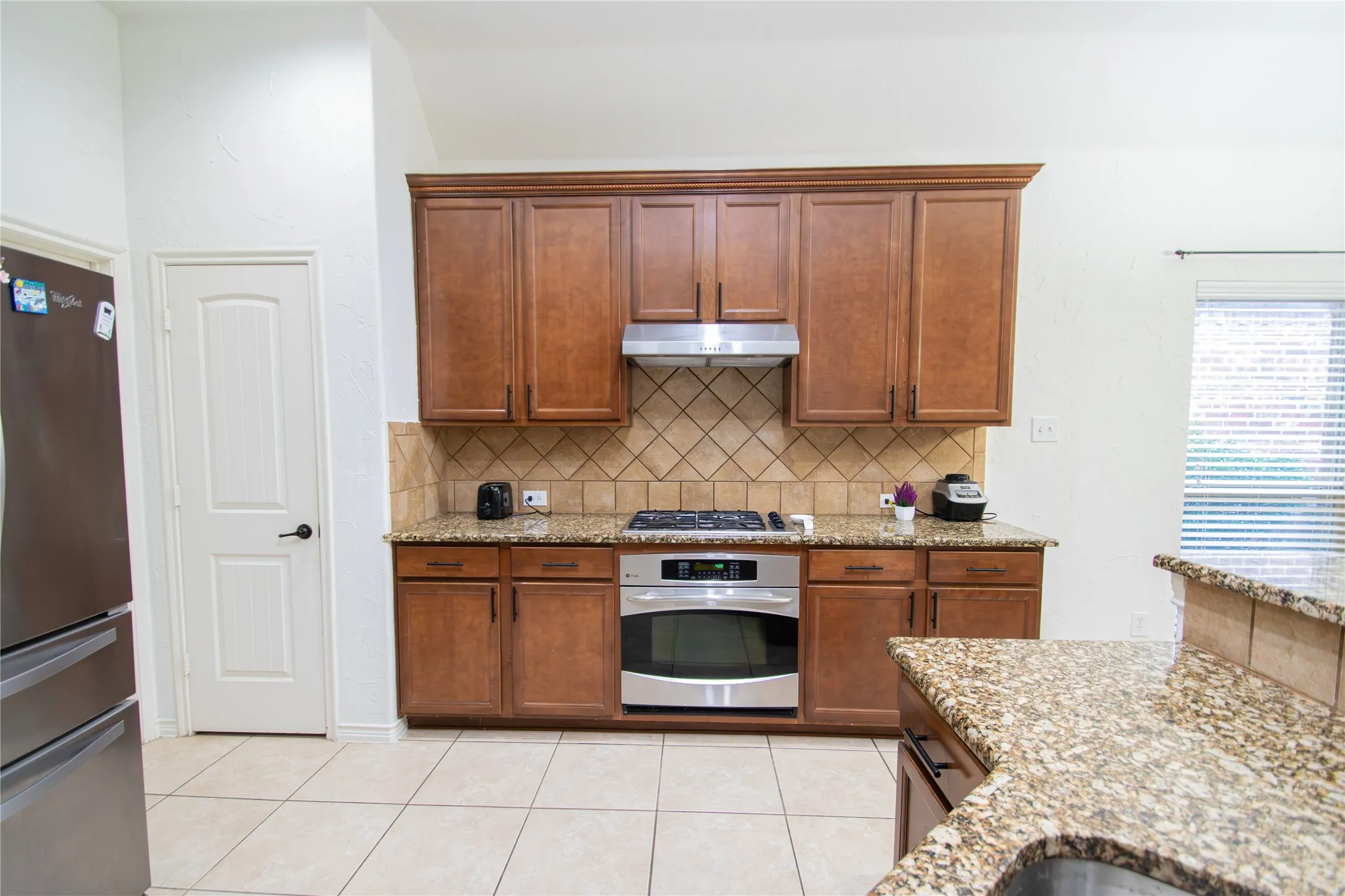 Single Family Residence For Rent in Collin County , 10017 Bell Rock Road, Frisco, Texas 75035, 4 Bedroom, 3 Bathroom, 2 Garage spaces, 2,646 Sqft, built in 2009, mls#21348224, Real Estate Agent in Frisco, Homes For Rent in Collin county, Homes For Rent in Frisco, Realtor in Frisco Texas, Real Estate Brokerage Independent Realty Texas, Luminita Cordes Realtor
