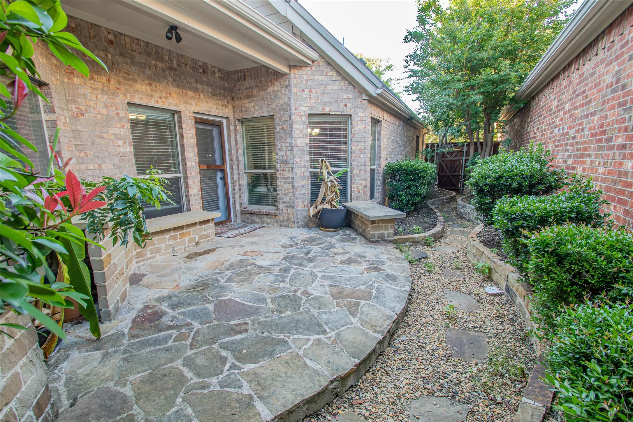 Single Family Residence For Rent in Collin County , 10017 Bell Rock Road, Frisco, Texas 75035, 4 Bedroom, 3 Bathroom, 2 Garage spaces, 2,646 Sqft, built in 2009, mls#21348224, Real Estate Agent in Frisco, Homes For Rent in Collin county, Homes For Rent in Frisco, Realtor in Frisco Texas, Real Estate Brokerage Independent Realty Texas, Luminita Cordes Realtor