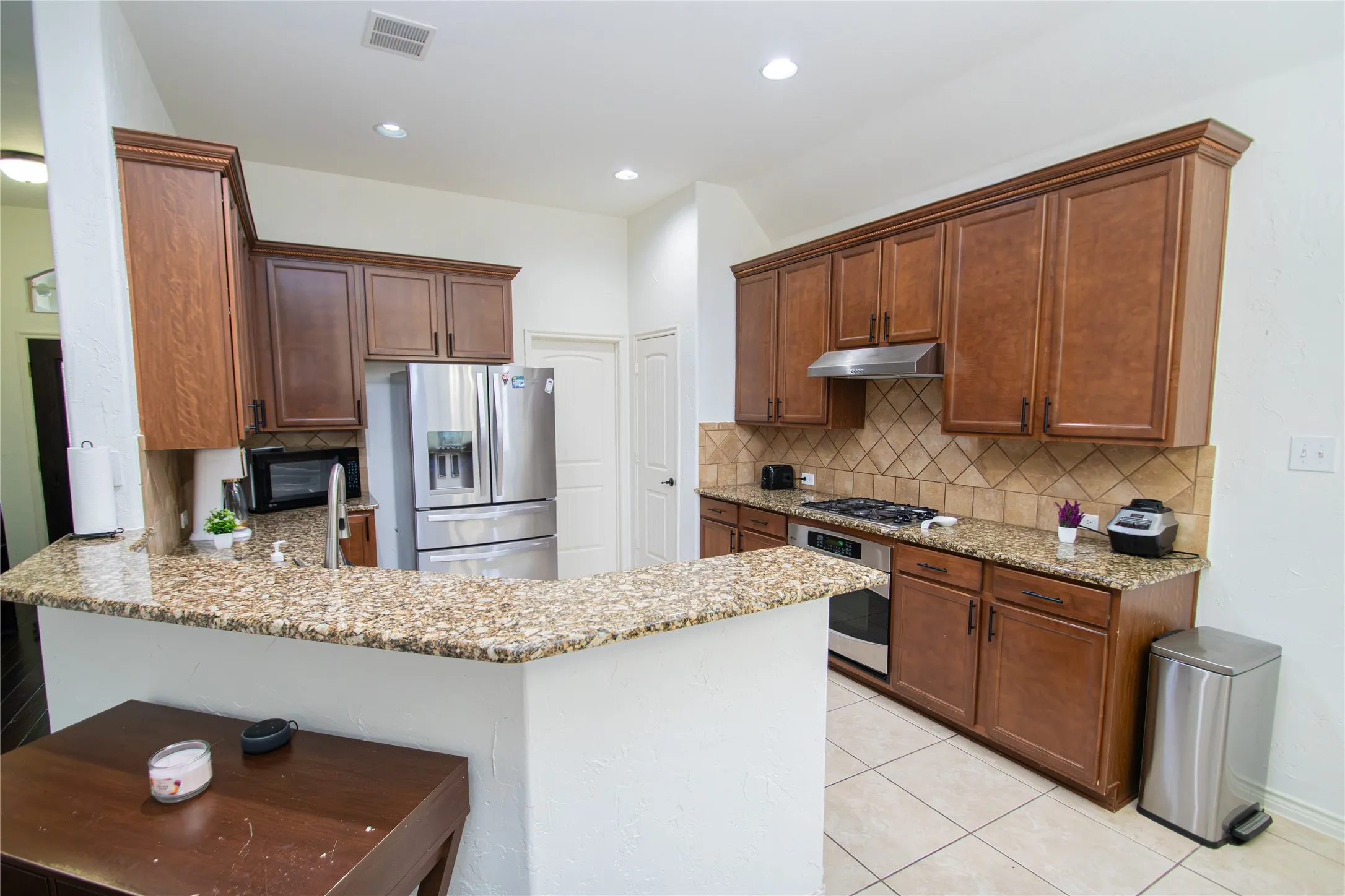 Single Family Residence For Rent in Collin County , 10017 Bell Rock Road, Frisco, Texas 75035, 4 Bedroom, 3 Bathroom, 2 Garage spaces, 2,646 Sqft, built in 2009, mls#21348224, Real Estate Agent in Frisco, Homes For Rent in Collin county, Homes For Rent in Frisco, Realtor in Frisco Texas, Real Estate Brokerage Independent Realty Texas, Luminita Cordes Realtor