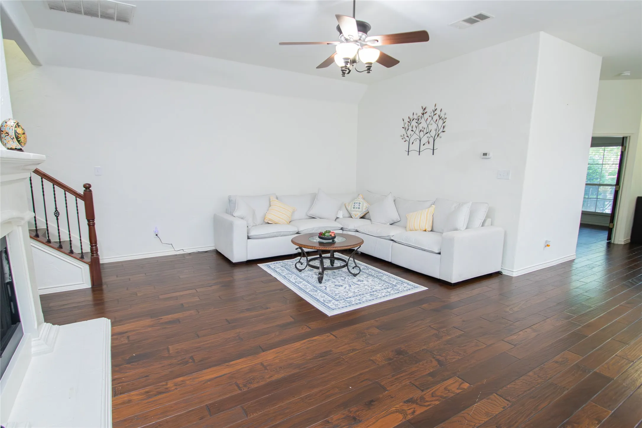 Single Family Residence For Rent in Collin County , 10017 Bell Rock Road, Frisco, Texas 75035, 4 Bedroom, 3 Bathroom, 2 Garage spaces, 2,646 Sqft, built in 2009, mls#21348224, Real Estate Agent in Frisco, Homes For Rent in Collin county, Homes For Rent in Frisco, Realtor in Frisco Texas, Real Estate Brokerage Independent Realty Texas, Luminita Cordes Realtor