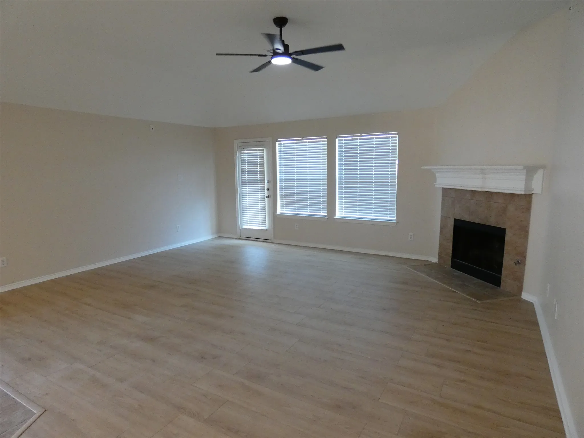 Single Family Residence For Sale in Rockwall County , 2967 Wild Oak Lane, Rockwall, Texas 75032, 3 Bedroom, 2 Bathroom, 2 Garage spaces, 1,769 Sqft, built in 2003, mls#21349486, Real Estate Agent in Rockwall, Homes For Sale in Rockwall county, Homes For Sale in Rockwall, Realtor in Rockwall Texas, Real Estate Brokerage Independent Realty Texas, Luminita Cordes Realtor
