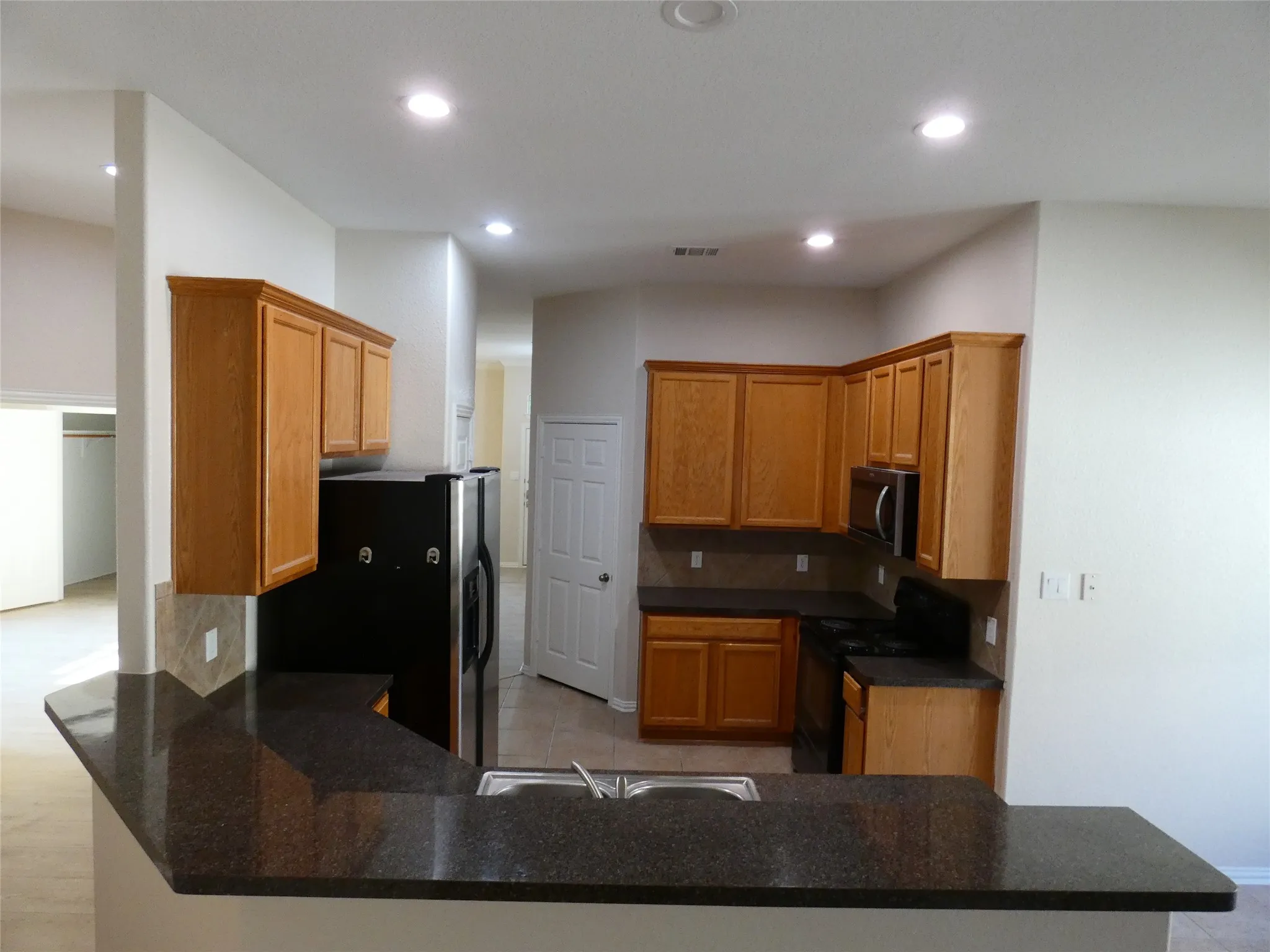 Single Family Residence For Sale in Rockwall County , 2967 Wild Oak Lane, Rockwall, Texas 75032, 3 Bedroom, 2 Bathroom, 2 Garage spaces, 1,769 Sqft, built in 2003, mls#21349486, Real Estate Agent in Rockwall, Homes For Sale in Rockwall county, Homes For Sale in Rockwall, Realtor in Rockwall Texas, Real Estate Brokerage Independent Realty Texas, Luminita Cordes Realtor
