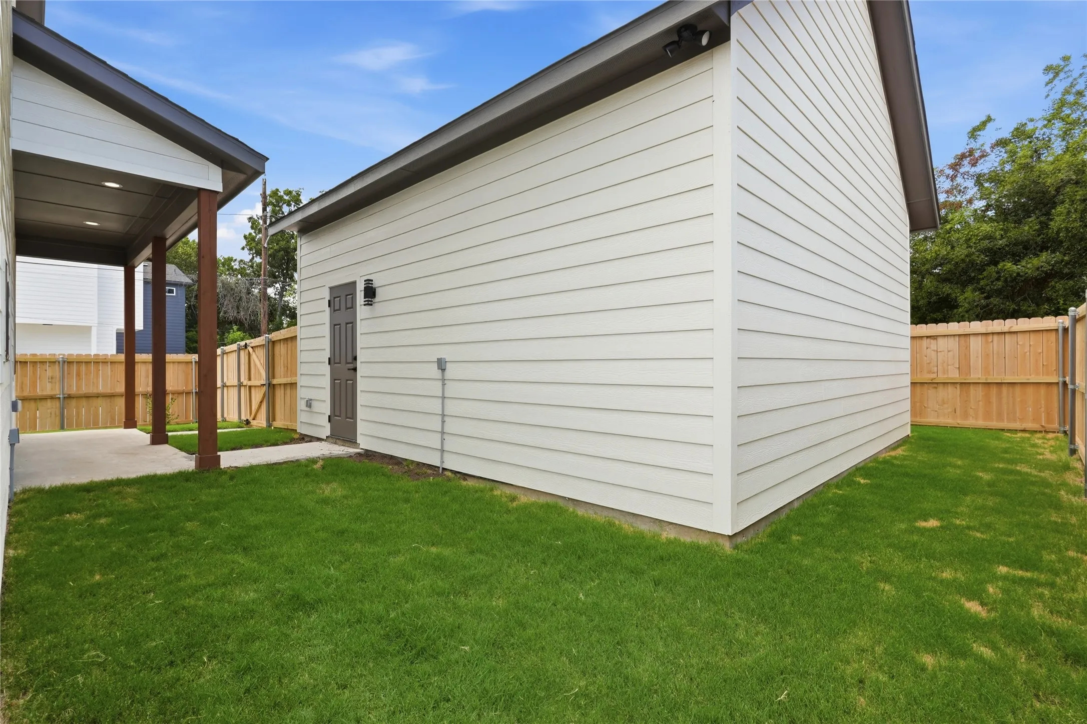 Single Family Residence For Sale in Dallas County , 6200 Carlton Garrett Street, Dallas, Texas 75215, 4 Bedroom, 3 Bathroom, 2 Garage spaces, 2,495 Sqft, built in 2026, mls#21348811, Real Estate Agent in Dallas, Homes For Sale in Dallas county, Homes For Sale in Dallas, Realtor in Dallas Texas, Real Estate Brokerage Independent Realty Texas, Luminita Cordes Realtor