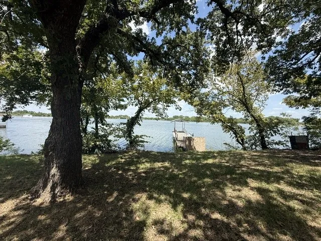 Single Family Residence For Sale in Montague County , 311 Shore Loop, Bellevue, Texas 76228, 3 Bedroom, 2 Bathroom, Garage spaces, 1,593 Sqft, built in 1986, mls#21349578, Real Estate Agent in Bellevue, Homes For Sale in Montague county, Homes For Sale in Bellevue, Realtor in Bellevue Texas, Real Estate Brokerage Independent Realty Texas, Luminita Cordes Realtor